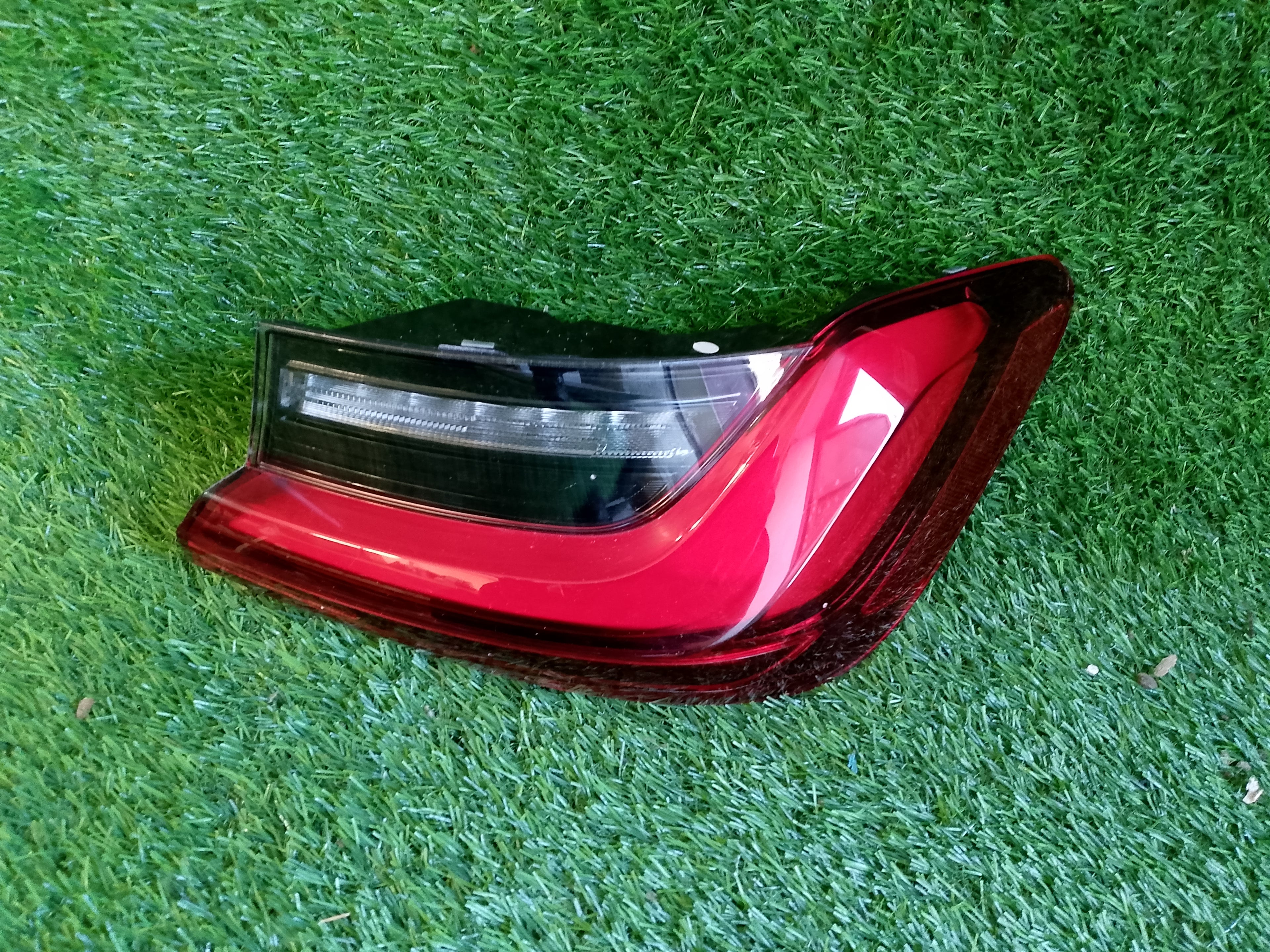 BMW G20 zadní pravé světlo 2sd013173-32      2sd013173
