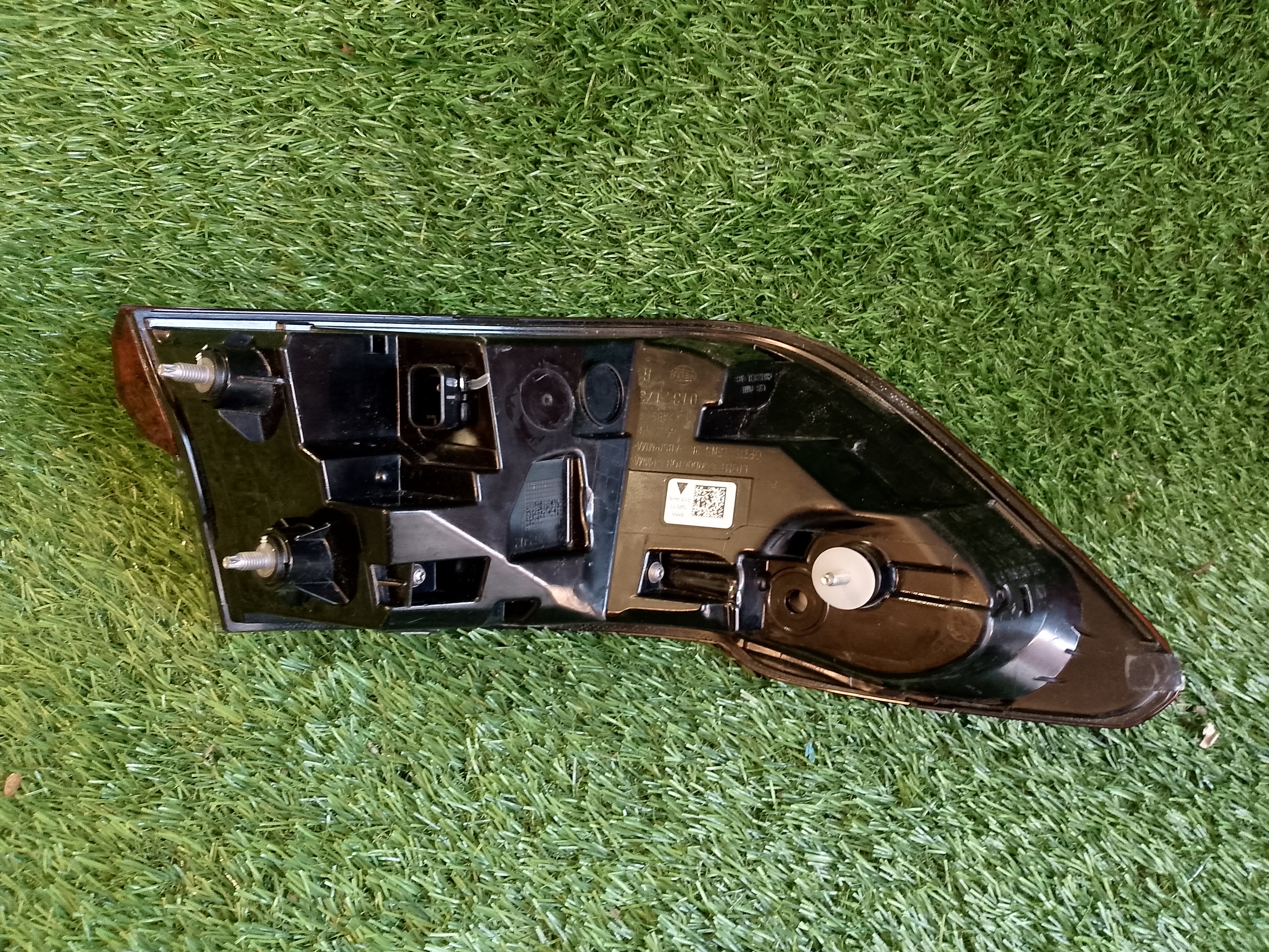 BMW G20 zadní pravé světlo 2sd013173-32      2sd013173