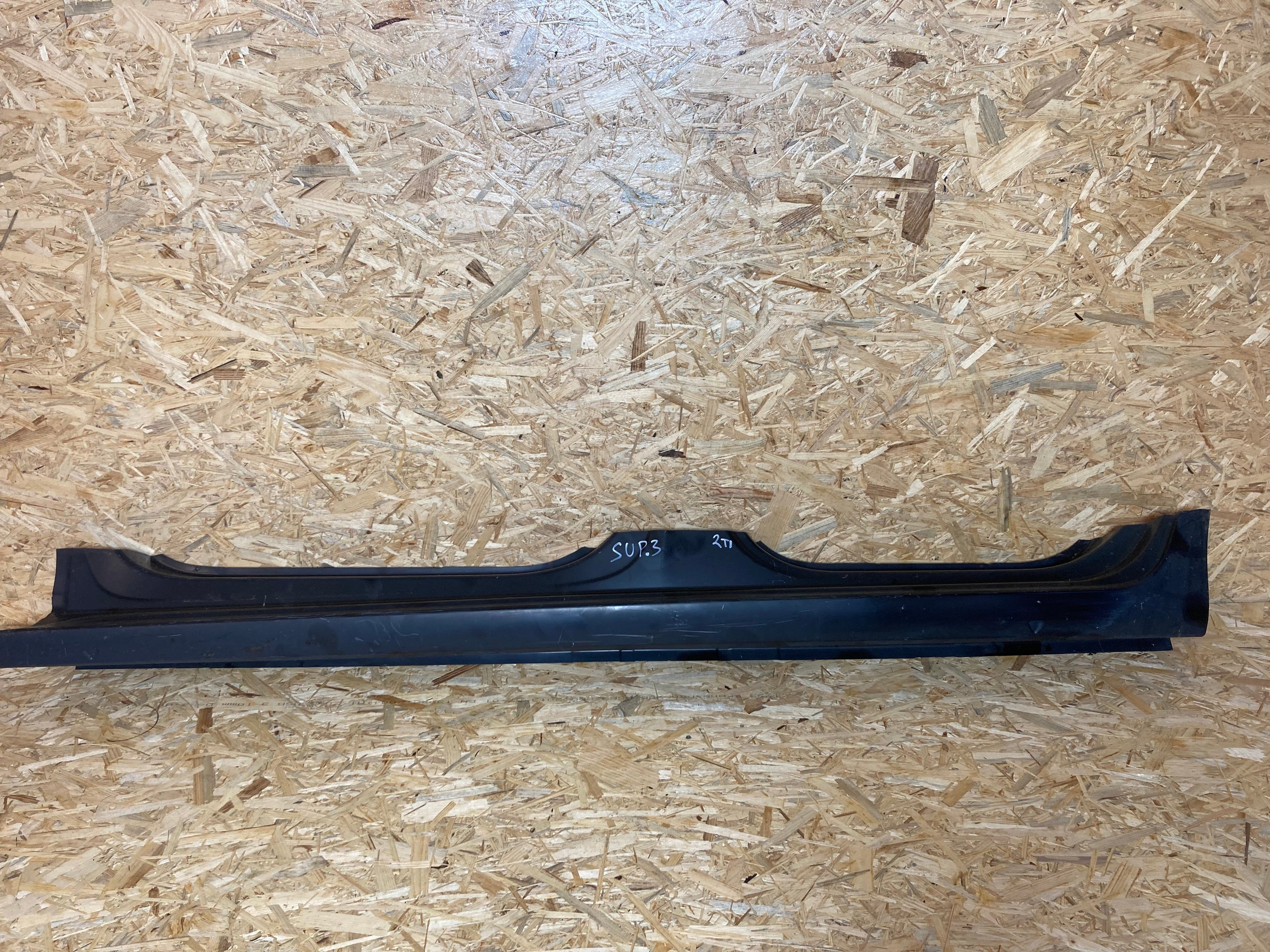 (Kopie) Škoda Rapid III,3 levý práh