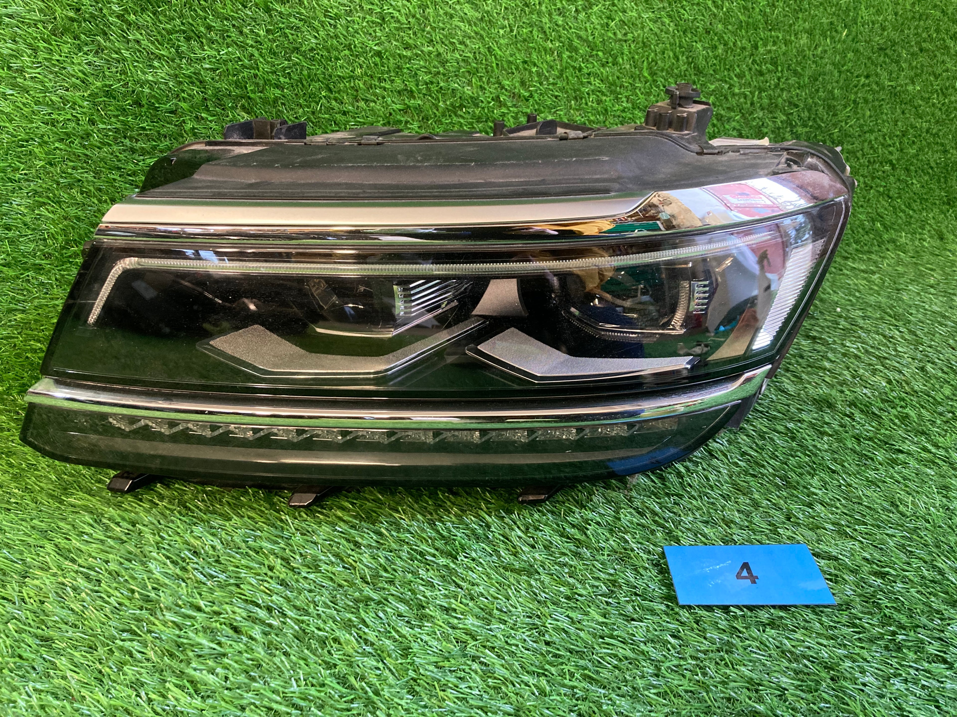 Přední levé světlo VW tiguan 5nn941081c