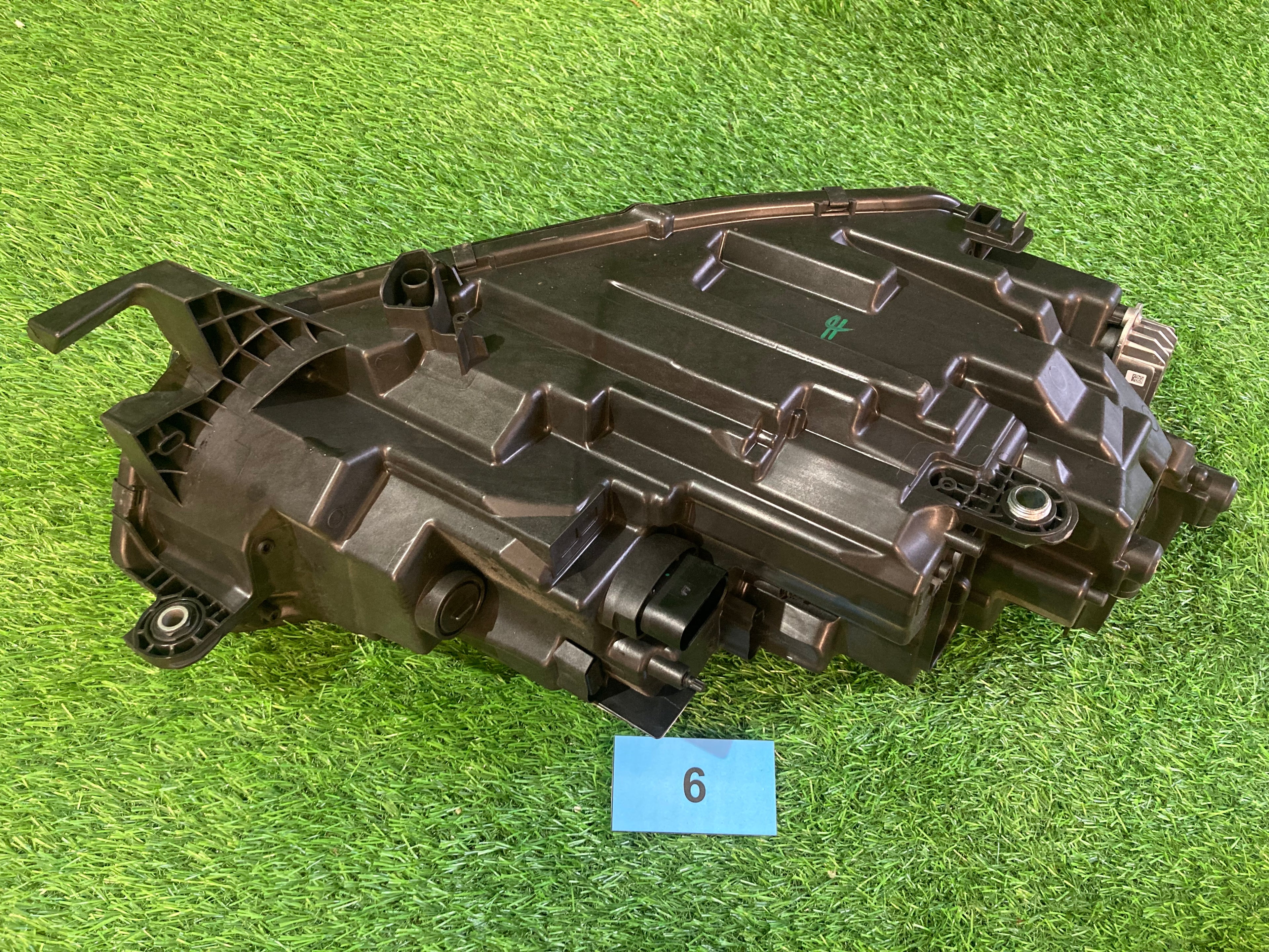 ŠKODA OCTAVIA IV, 4 PŘEDNÍ LEVÉ SVĚTLO 5E4941015