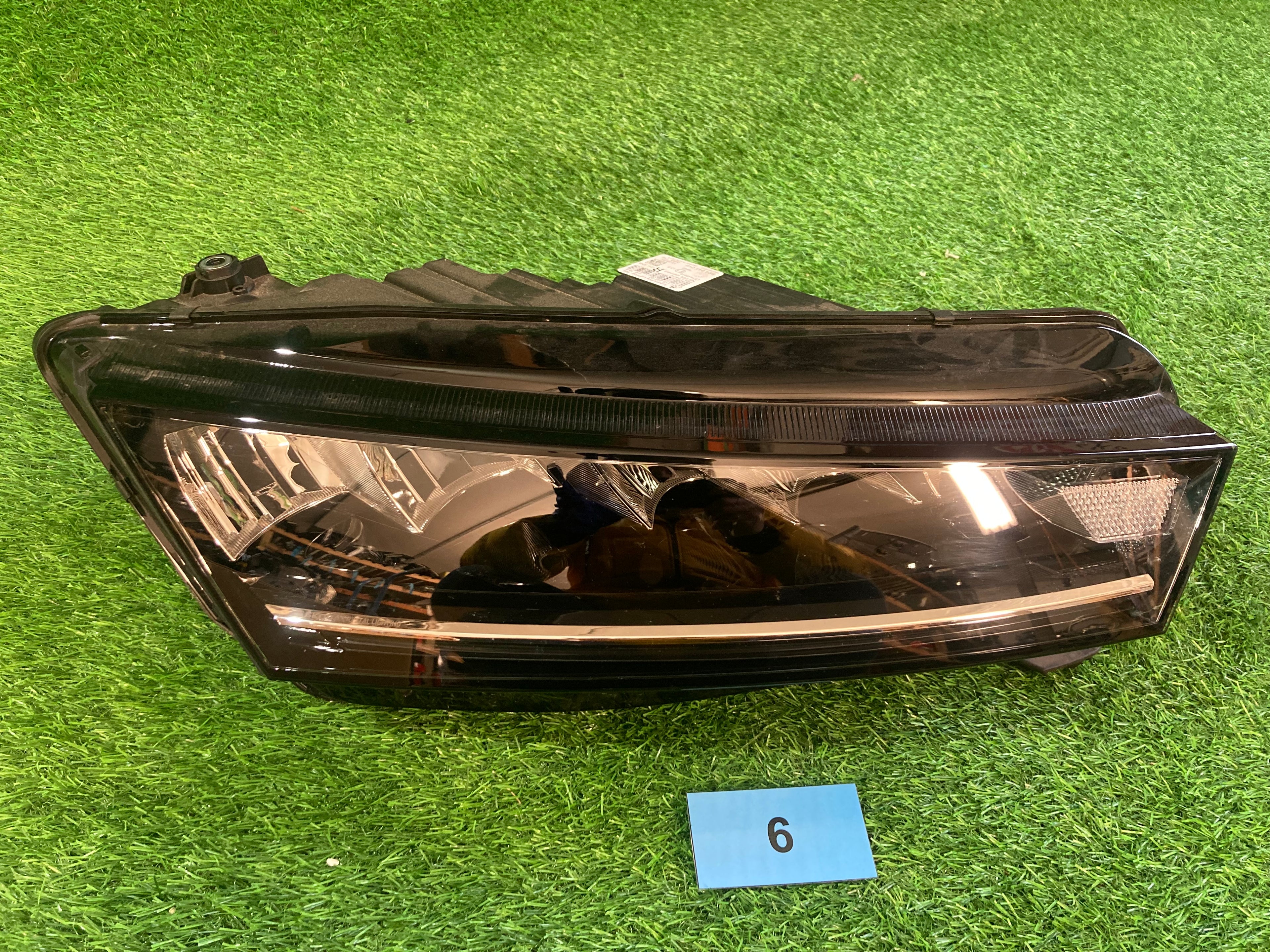 Škoda Octavia IV,4 pravé světlo 5E4941016