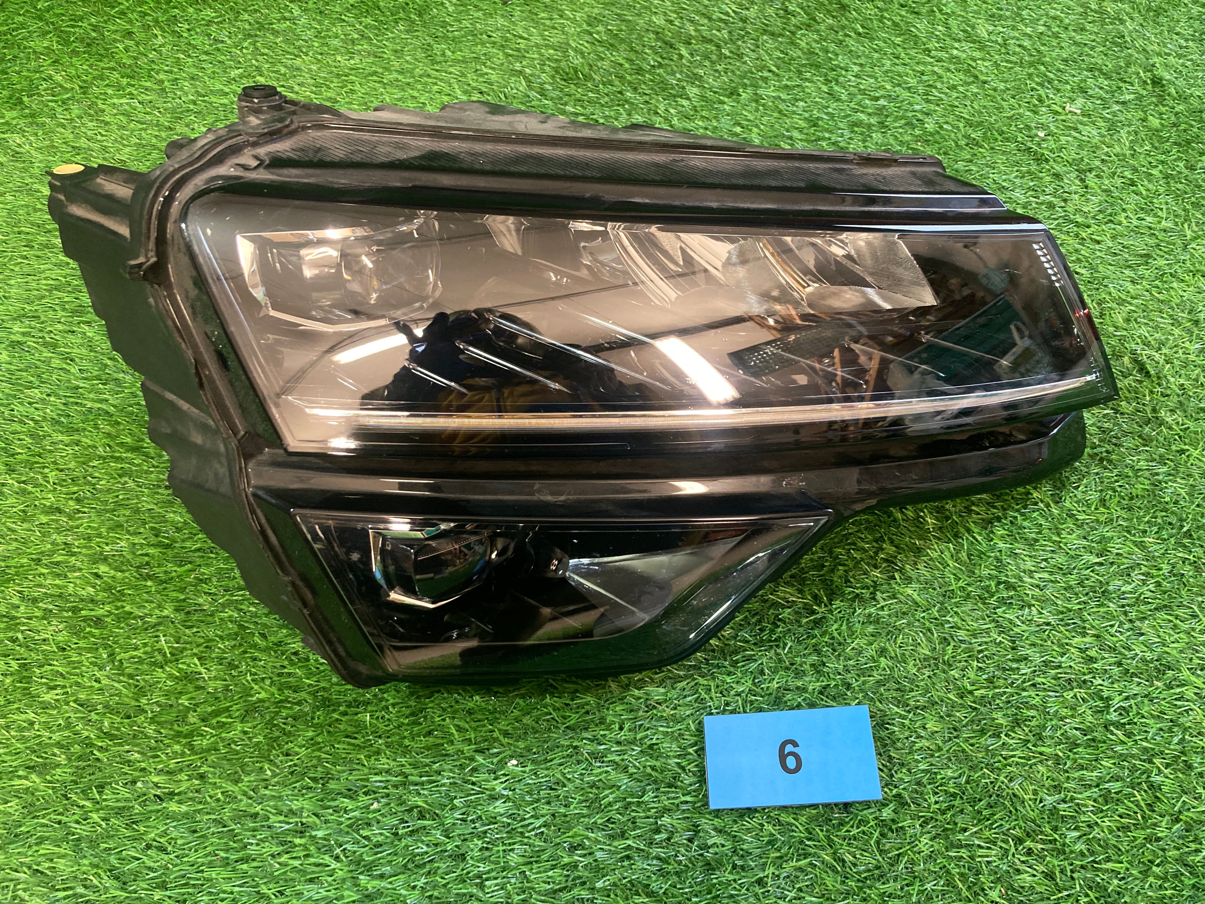 Pravé přední světlo ŠKODA Karoq 57B941016F