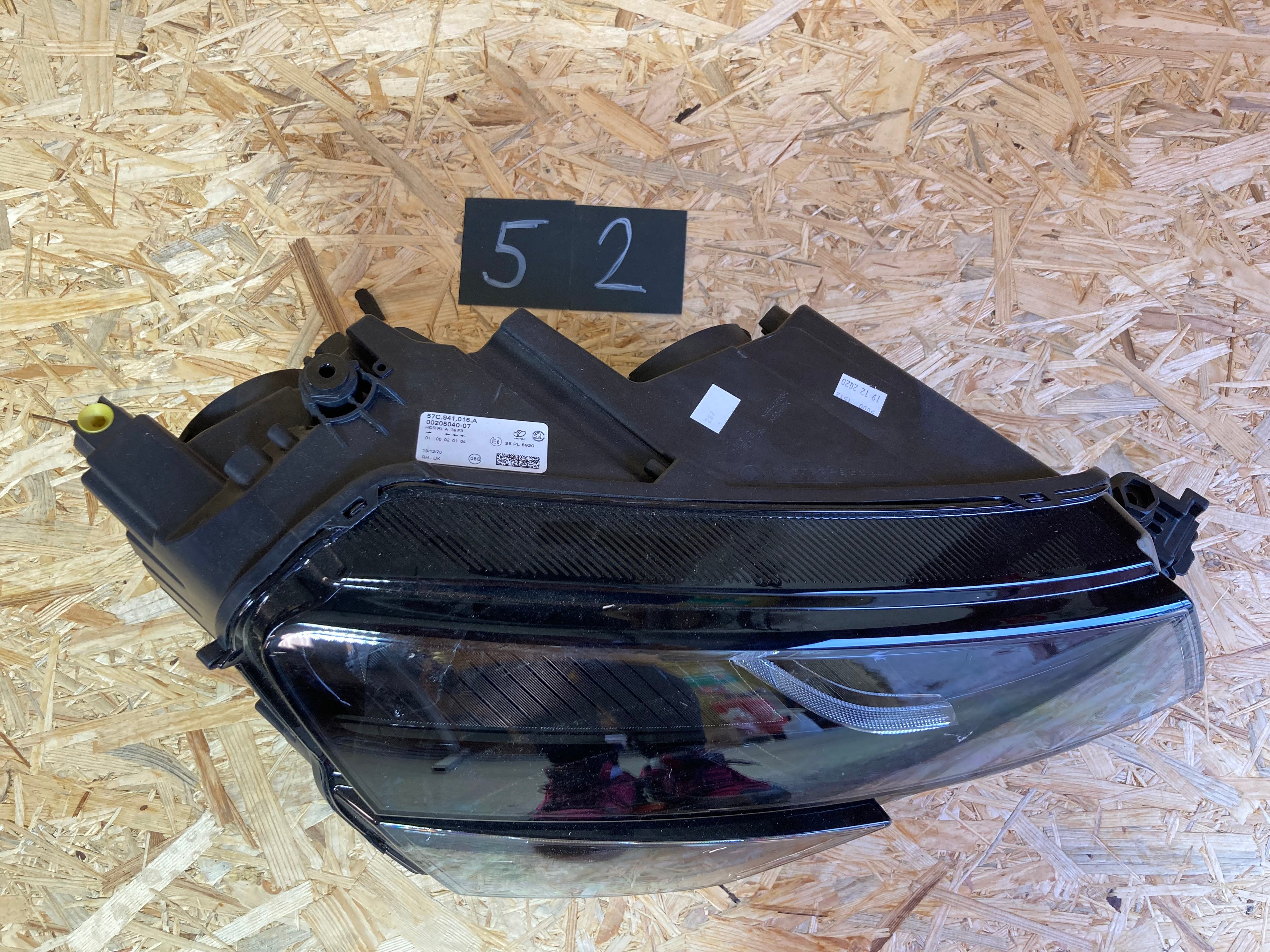 Škoda KAROQ pravé světlo 57C941016A