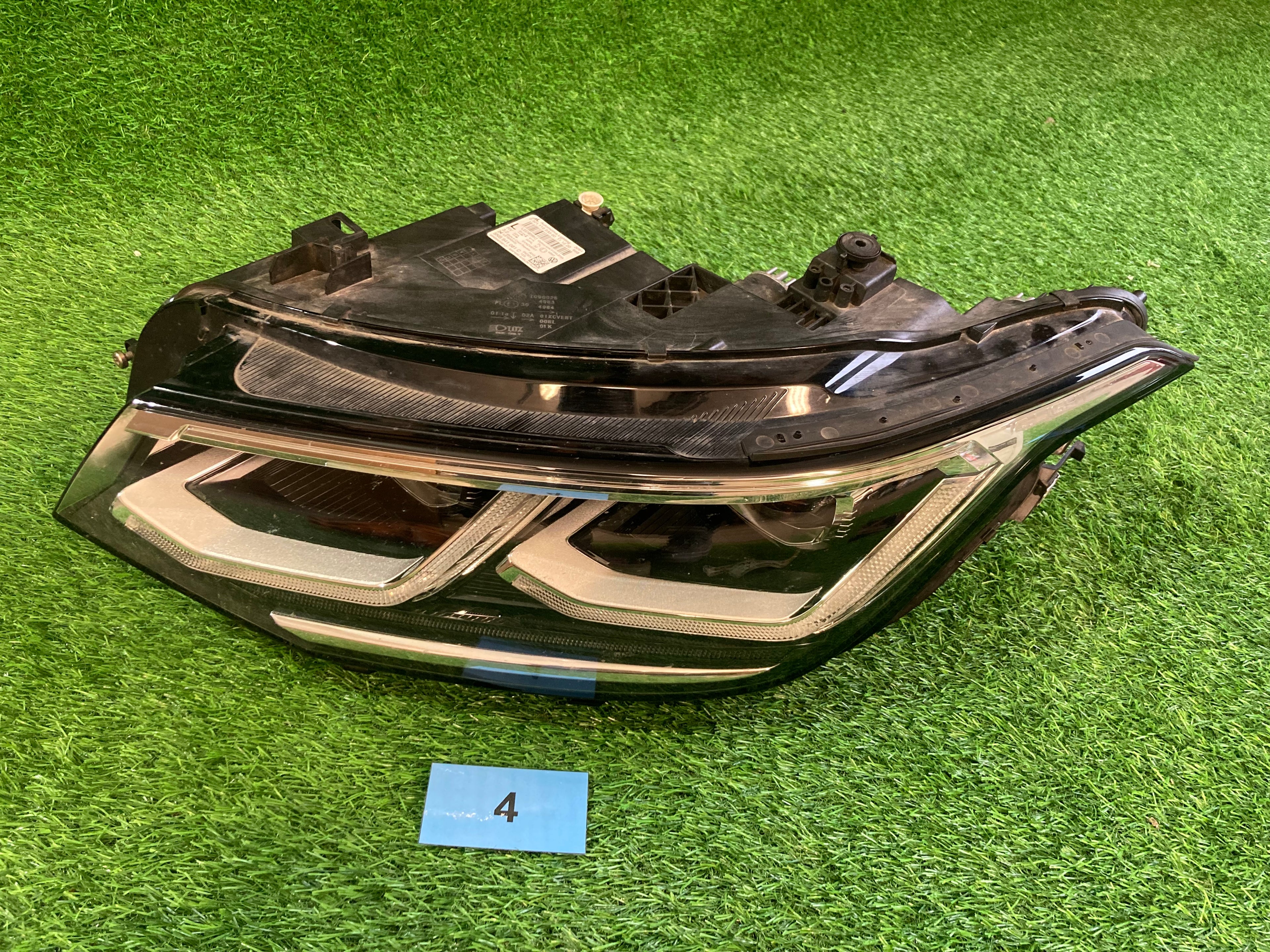 VW Tiguan 5NA levé přední světlo 5NB941081C