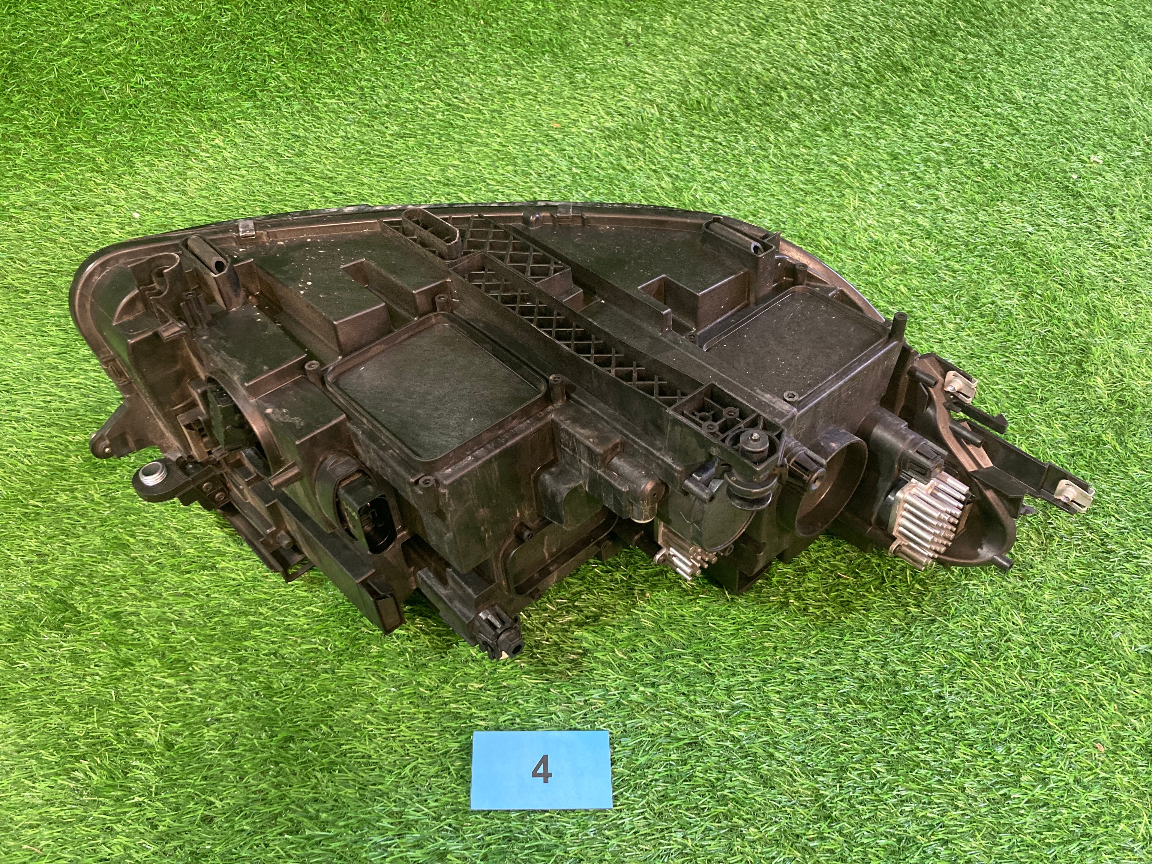 VW Tiguan 5NA levé přední světlo 5NB941081C