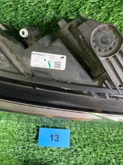 Světlomet přední pravý LED Dacia Sandero III 260102586R