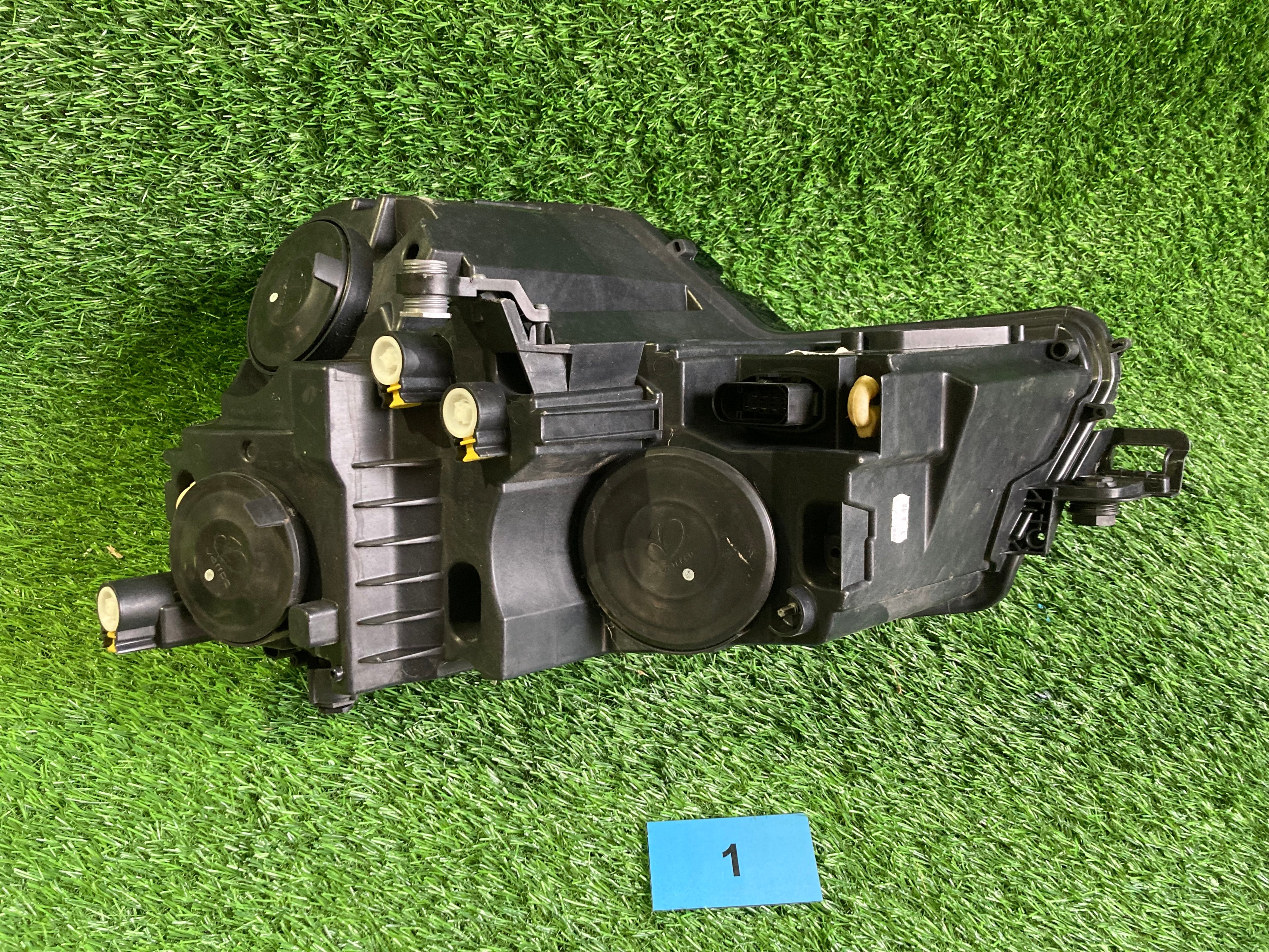 Pravé přední světlo ŠKODA Karoq 57B941016A