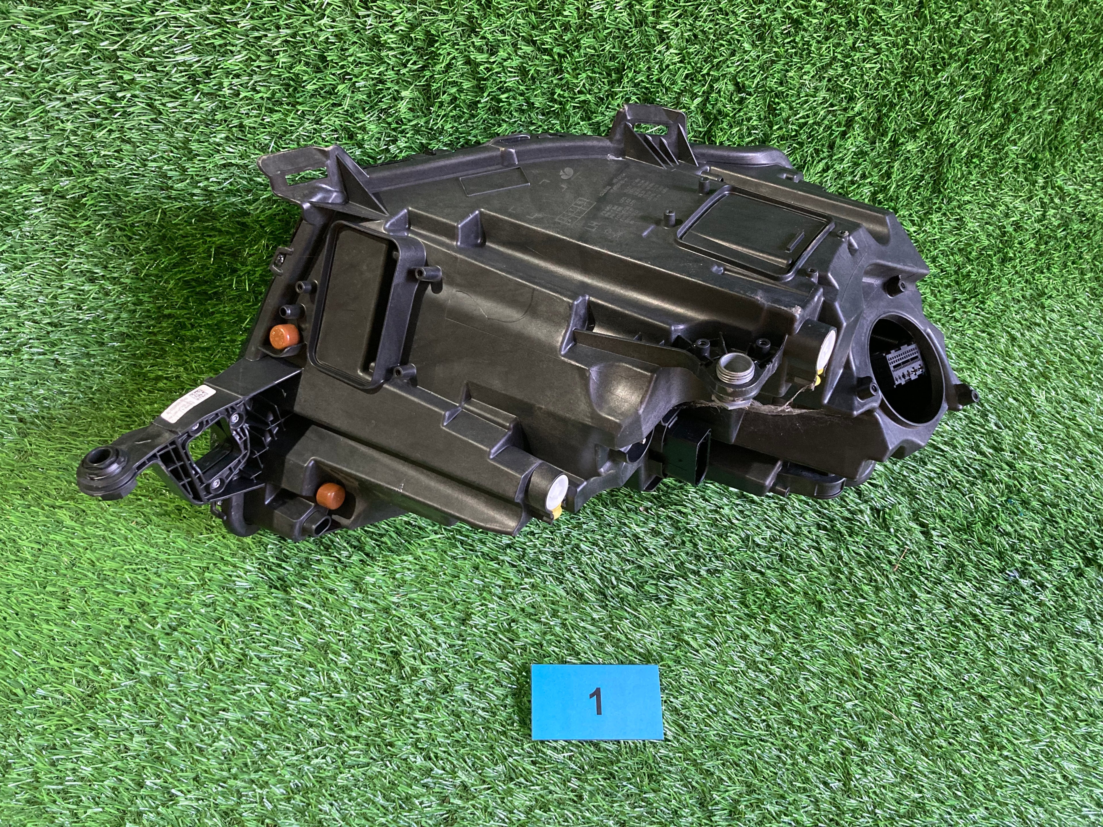 Škoda Kamiq LEVÉ SVĚTLO 658941015D