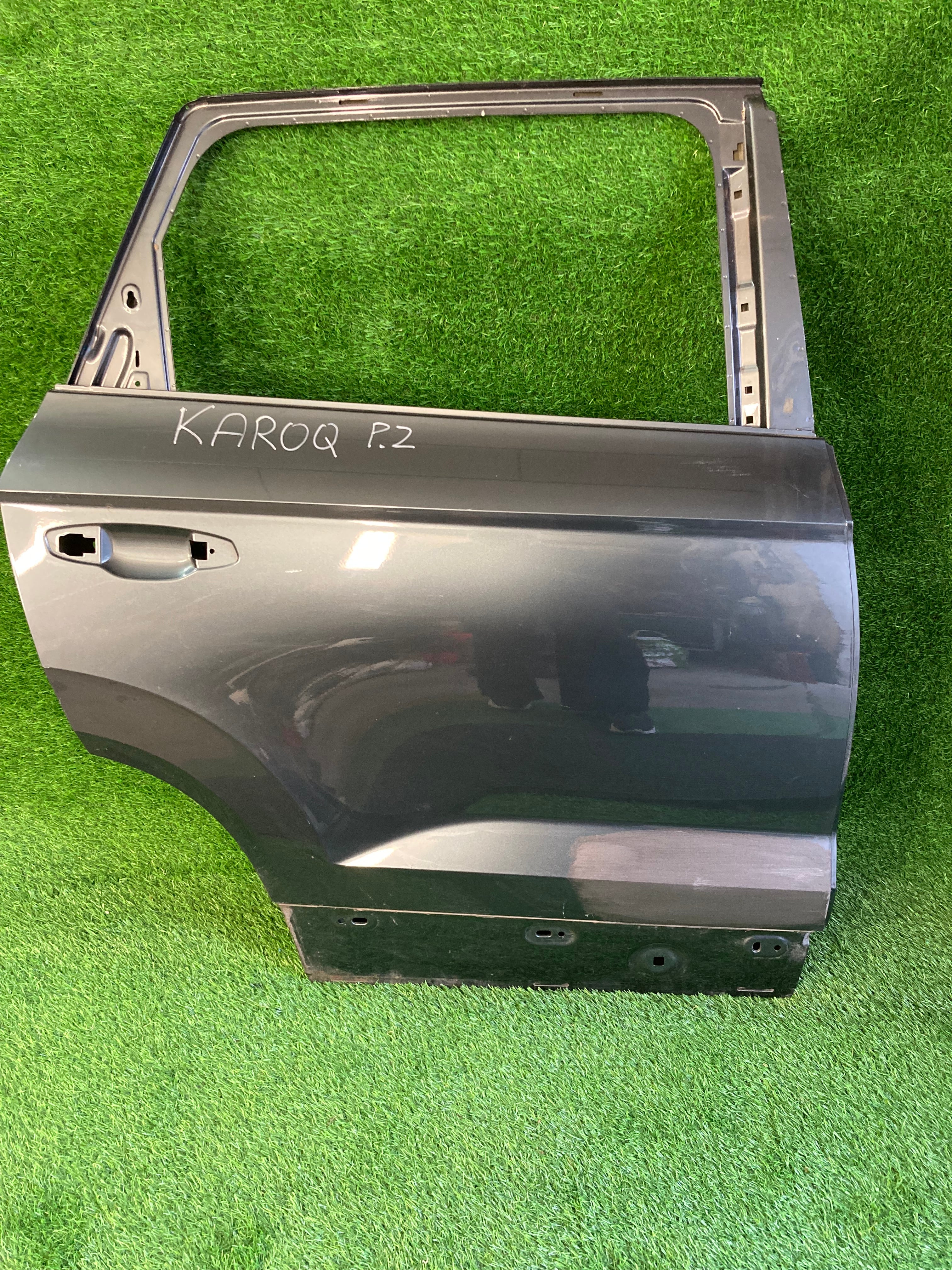 Škoda Karoq pravé zadní dveře, nutno lakovat