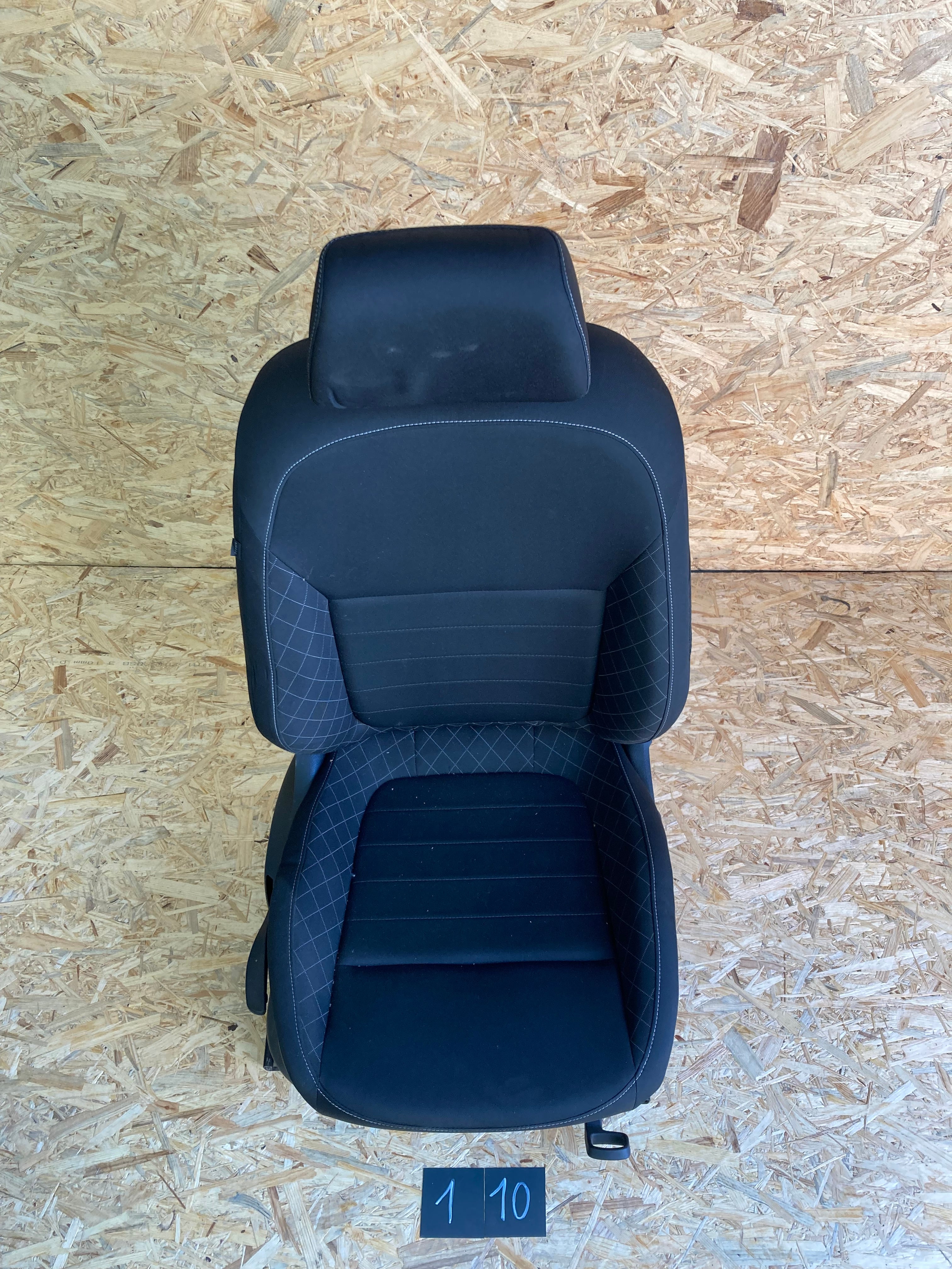 Škoda Fabia III,3 pravá přední sedačka