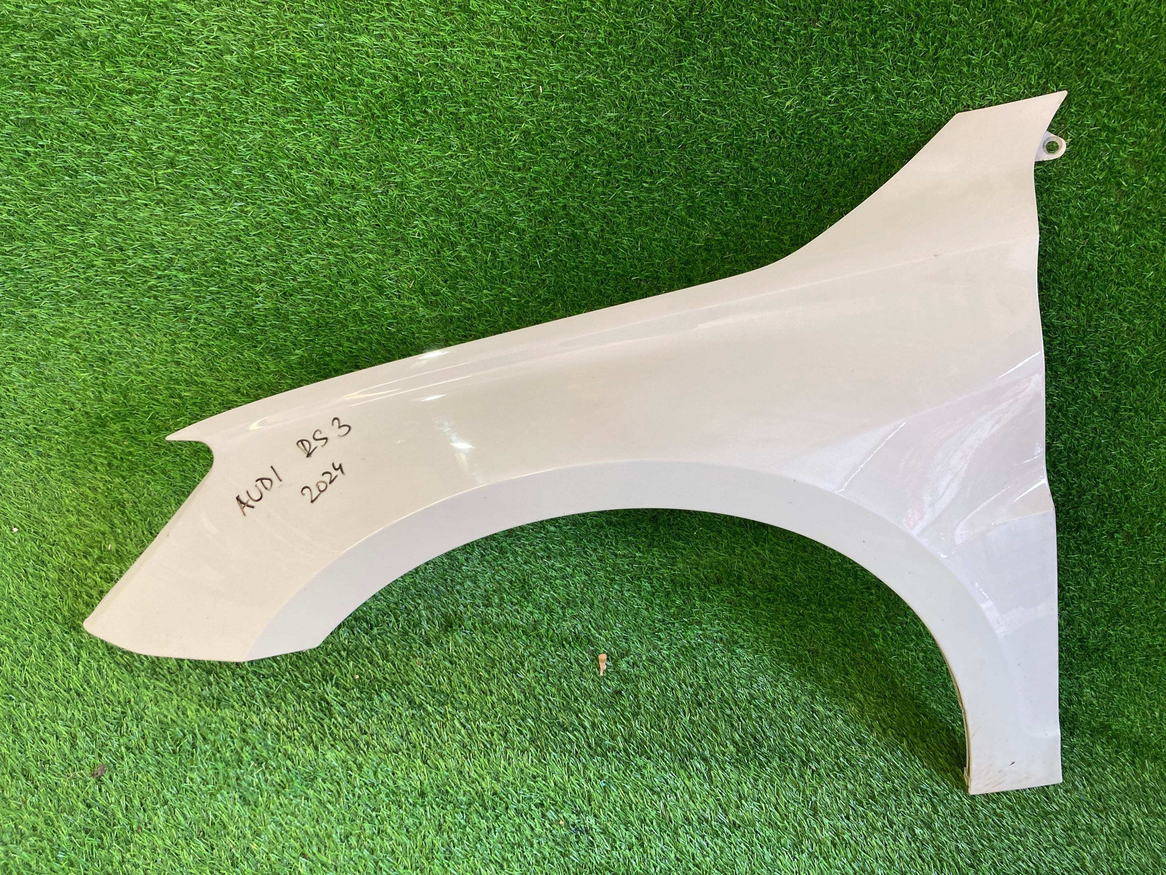 audi RS3 2024 blatník