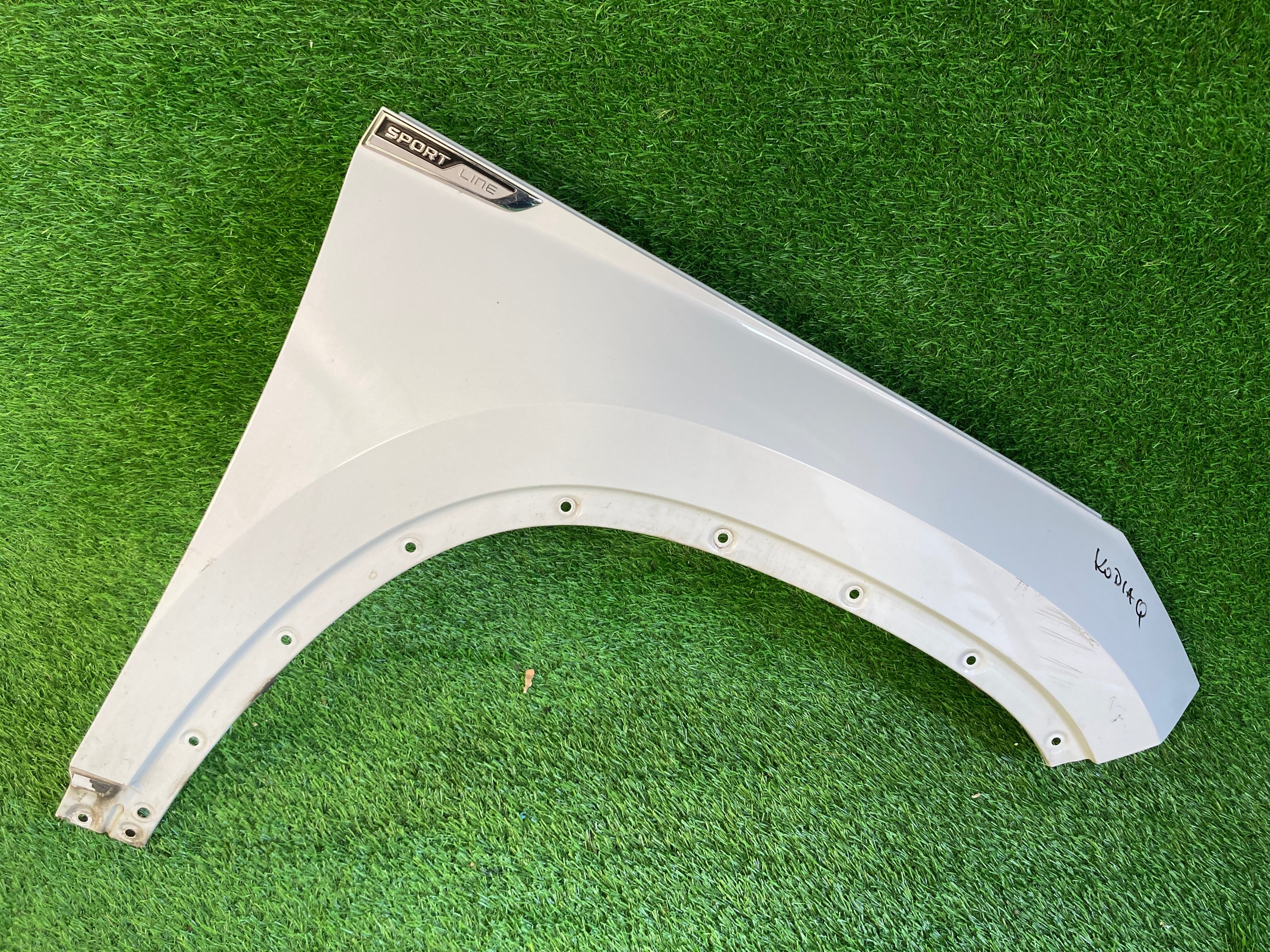 Škoda Kodiaq pravý přední blatník