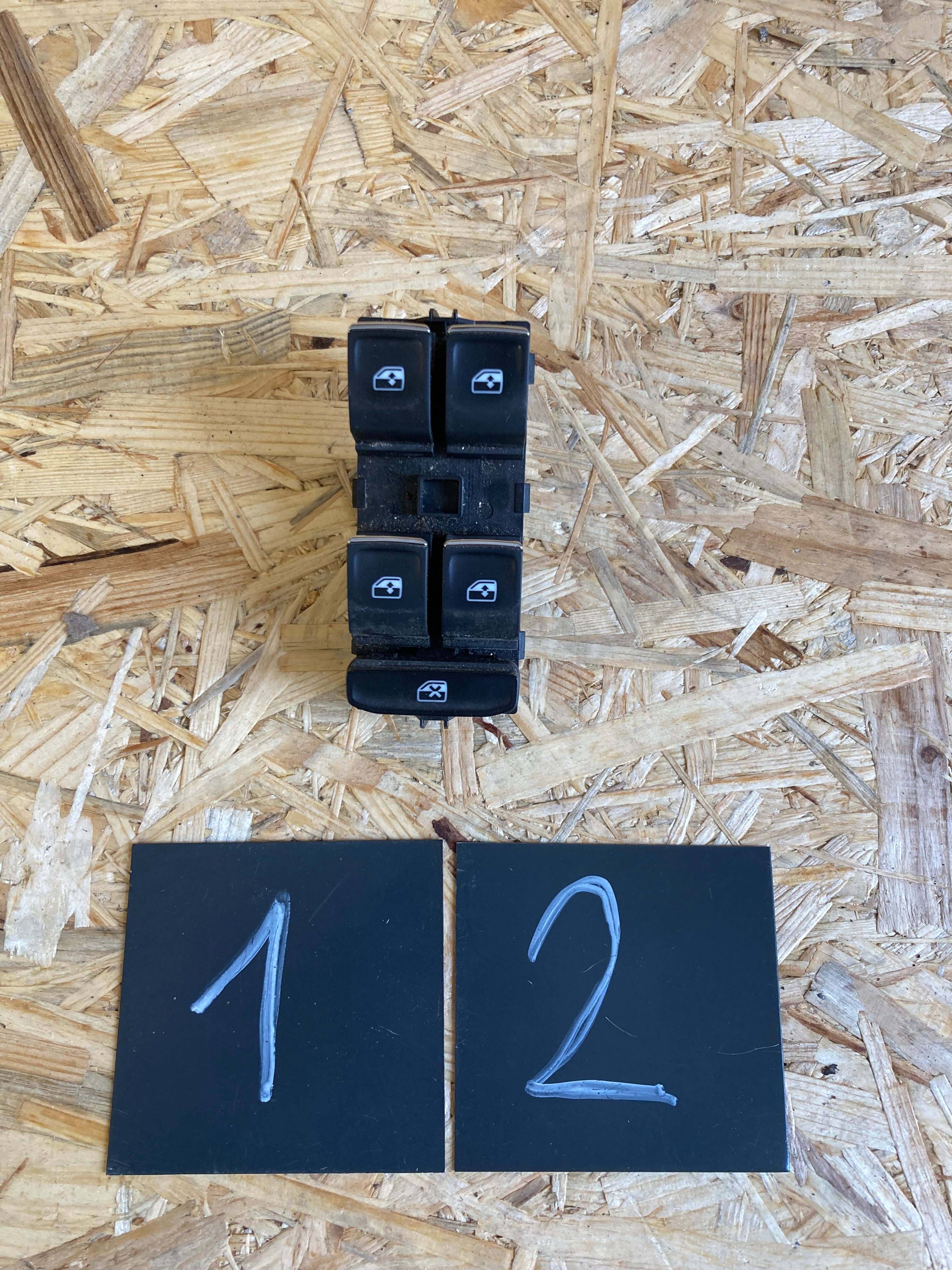 5G0959857E Spínač pro el. ovládání oken