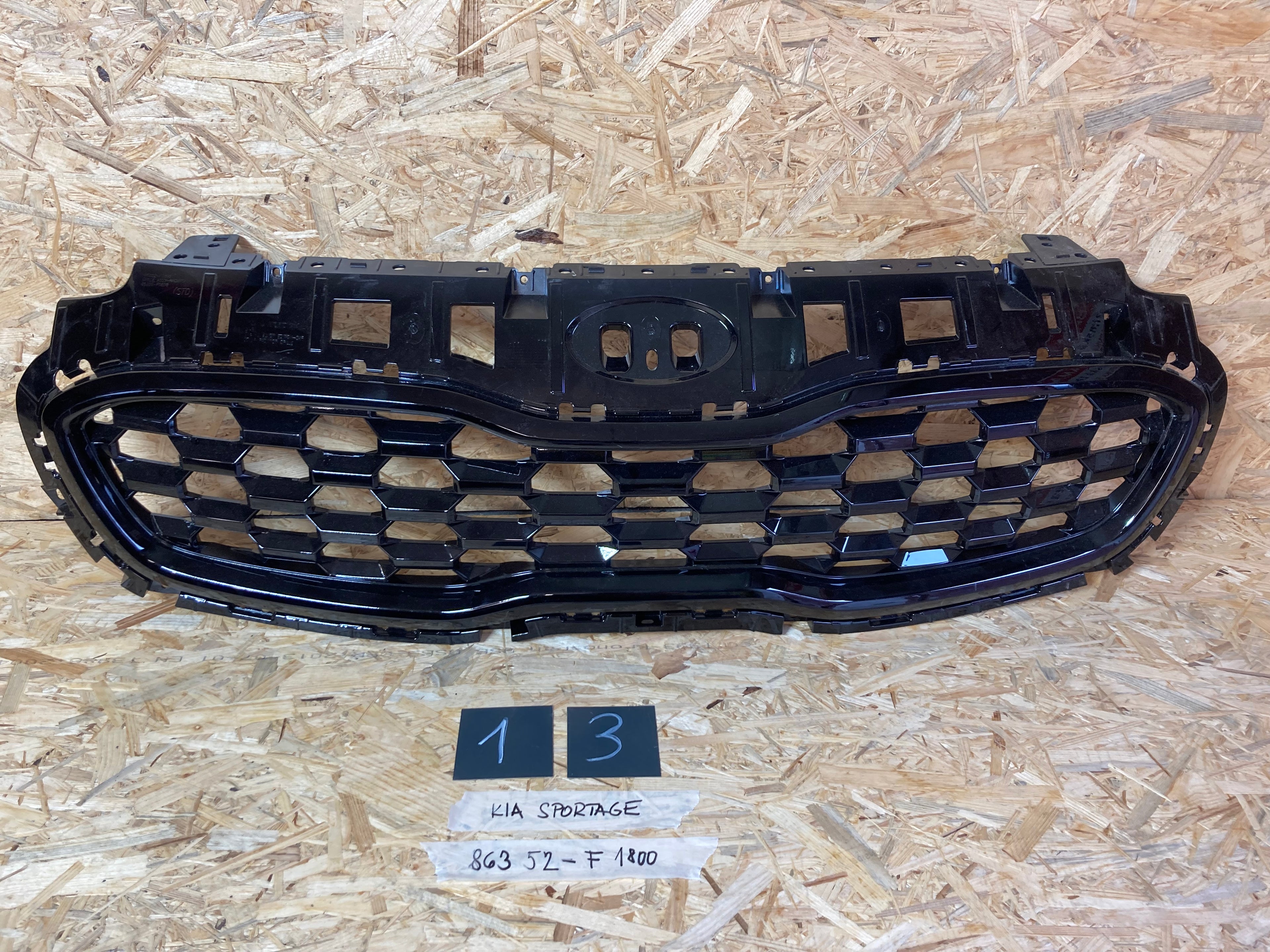 Maska KIA SPORTAGE 86352-F1800