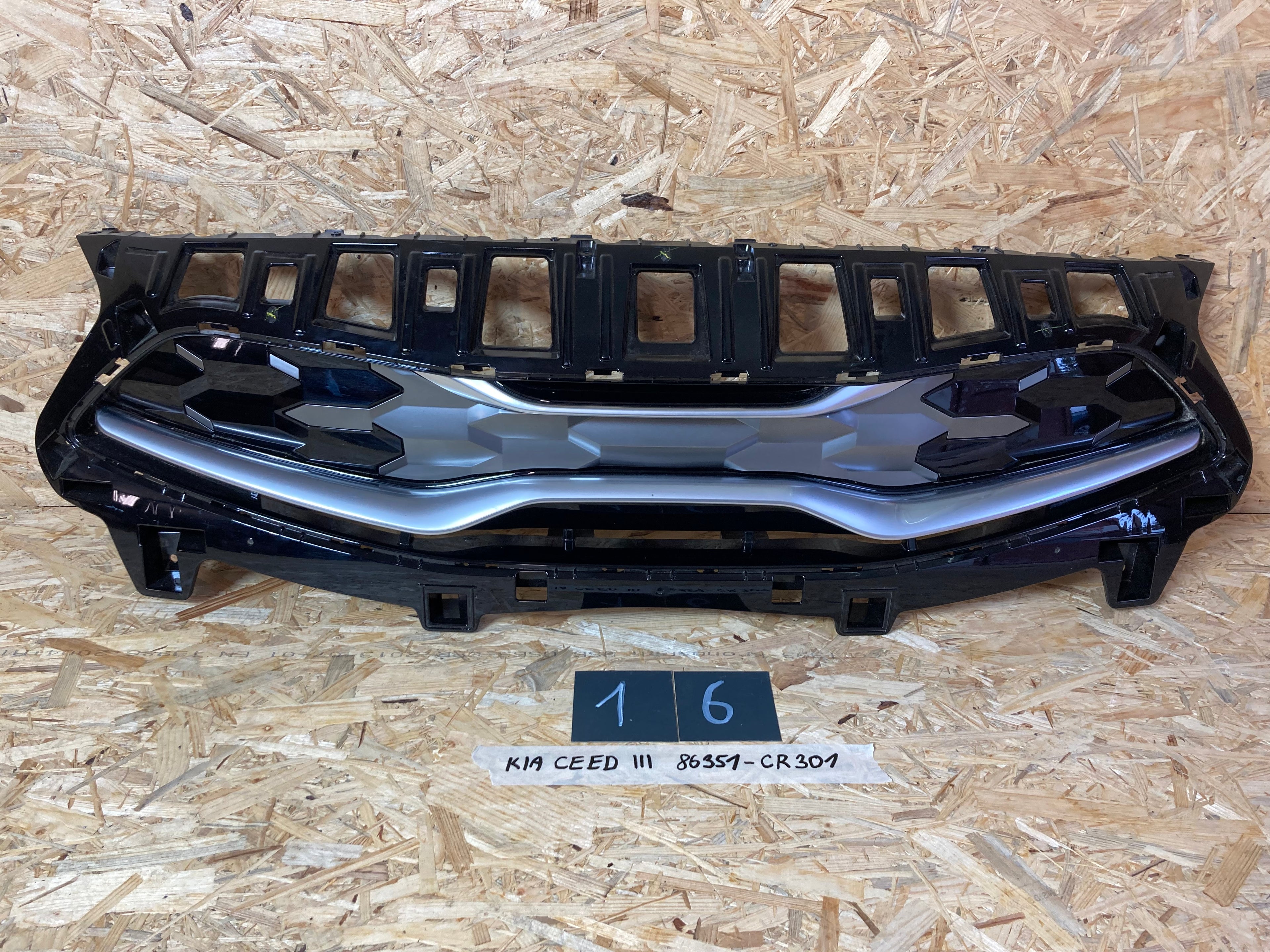 Maska KIA CEED III, 86351-CR301