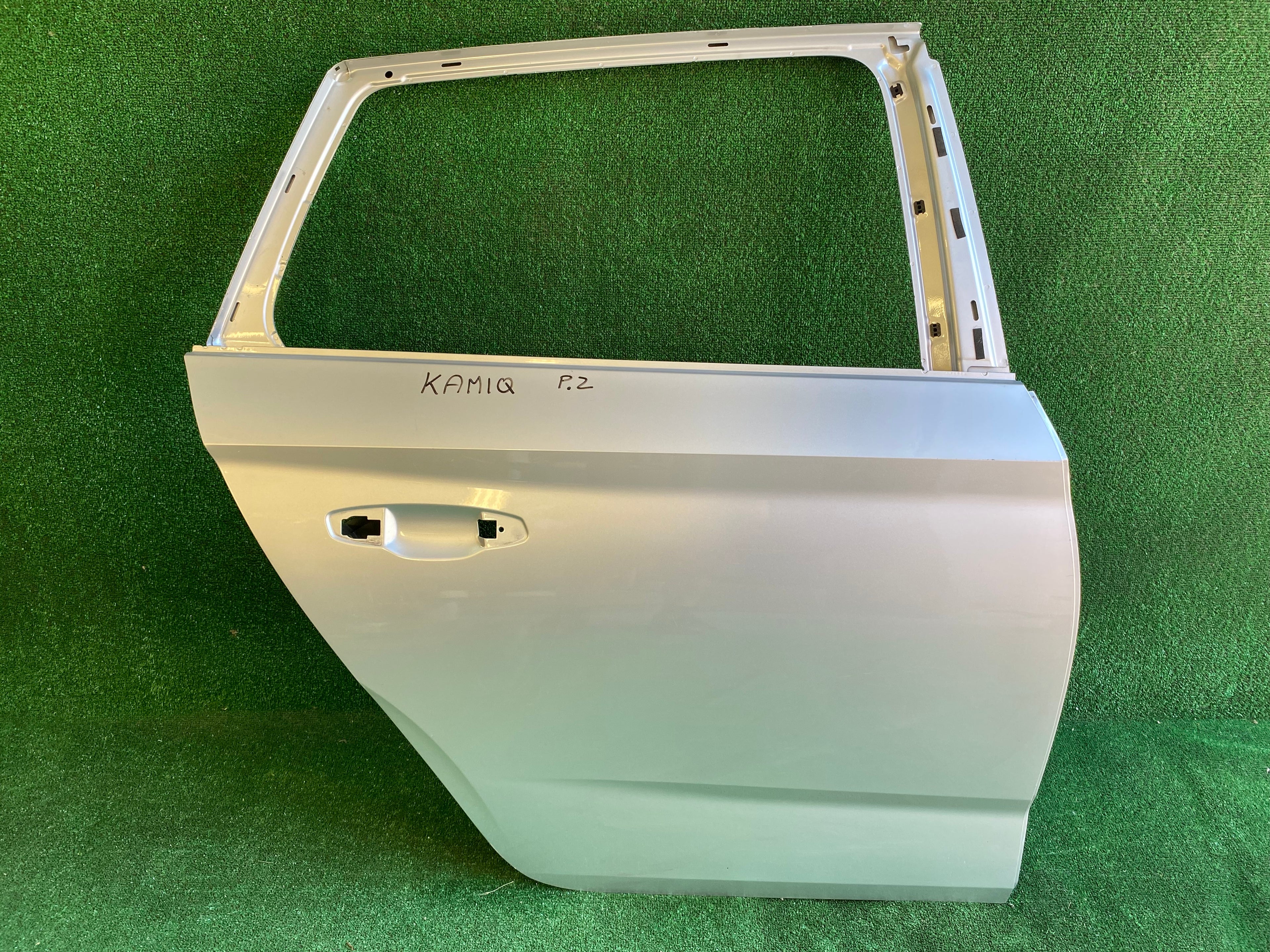 Škoda Kamiq pravé zadní dveře, stříbrné