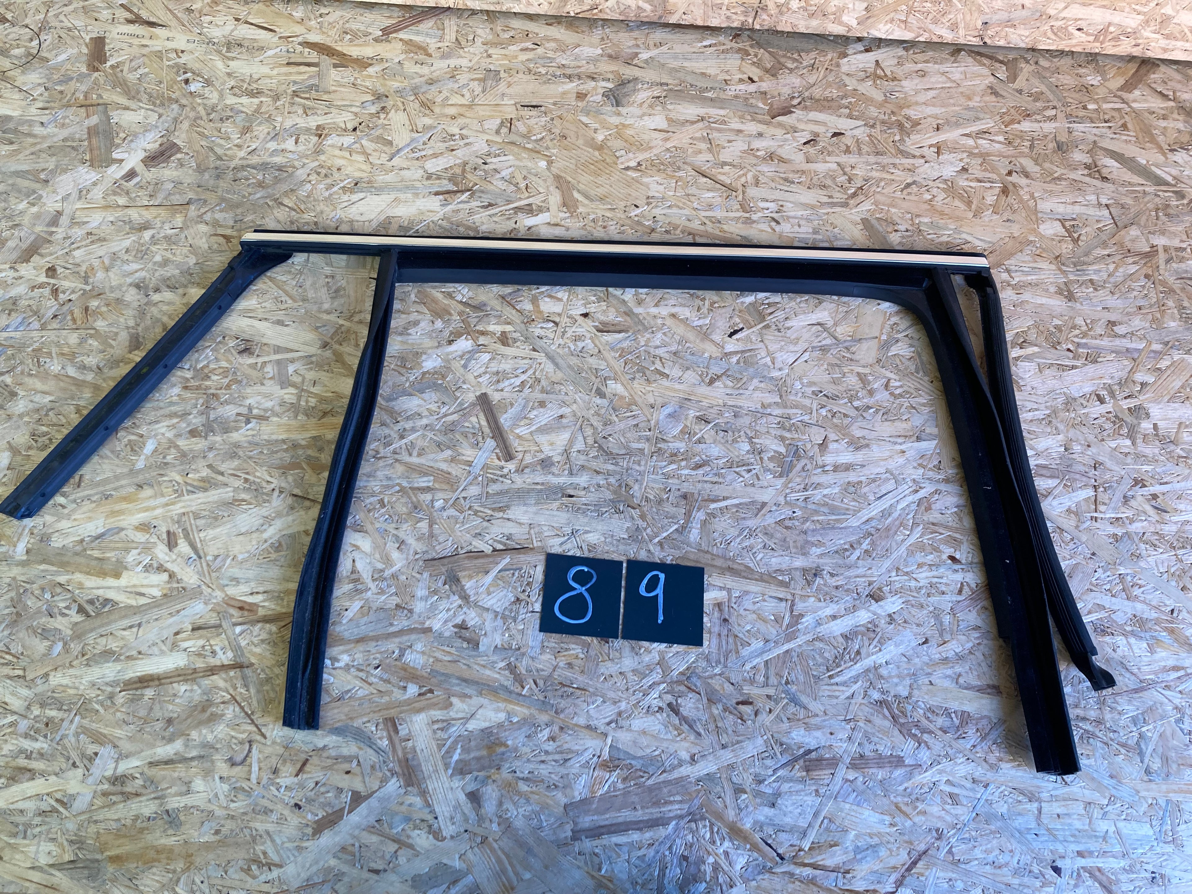 Škoda Octavia IV,4 těsnění dveří 5E7839431