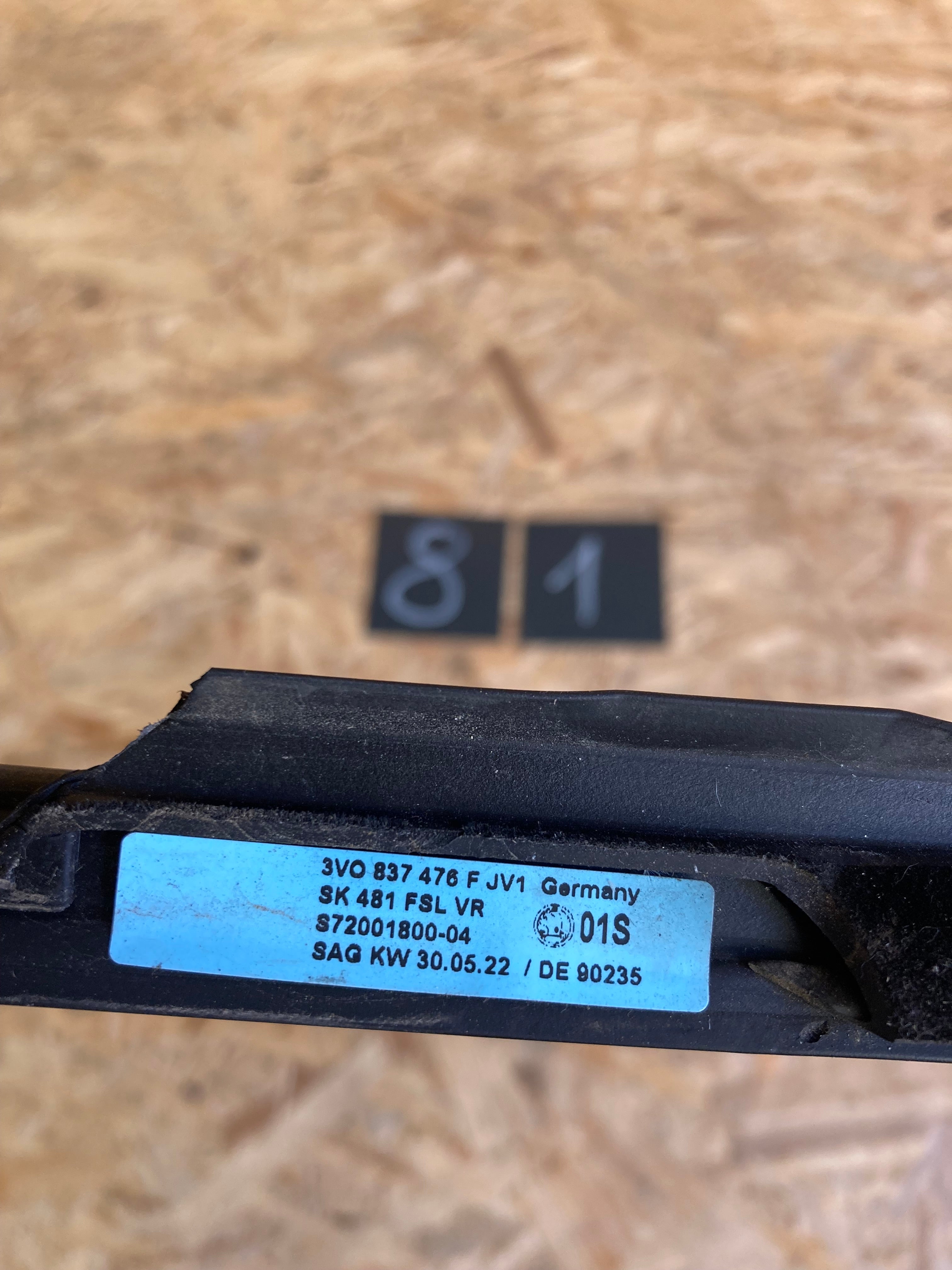 Chromová lišta dveří Škoda Superb III,3 3V0837476F