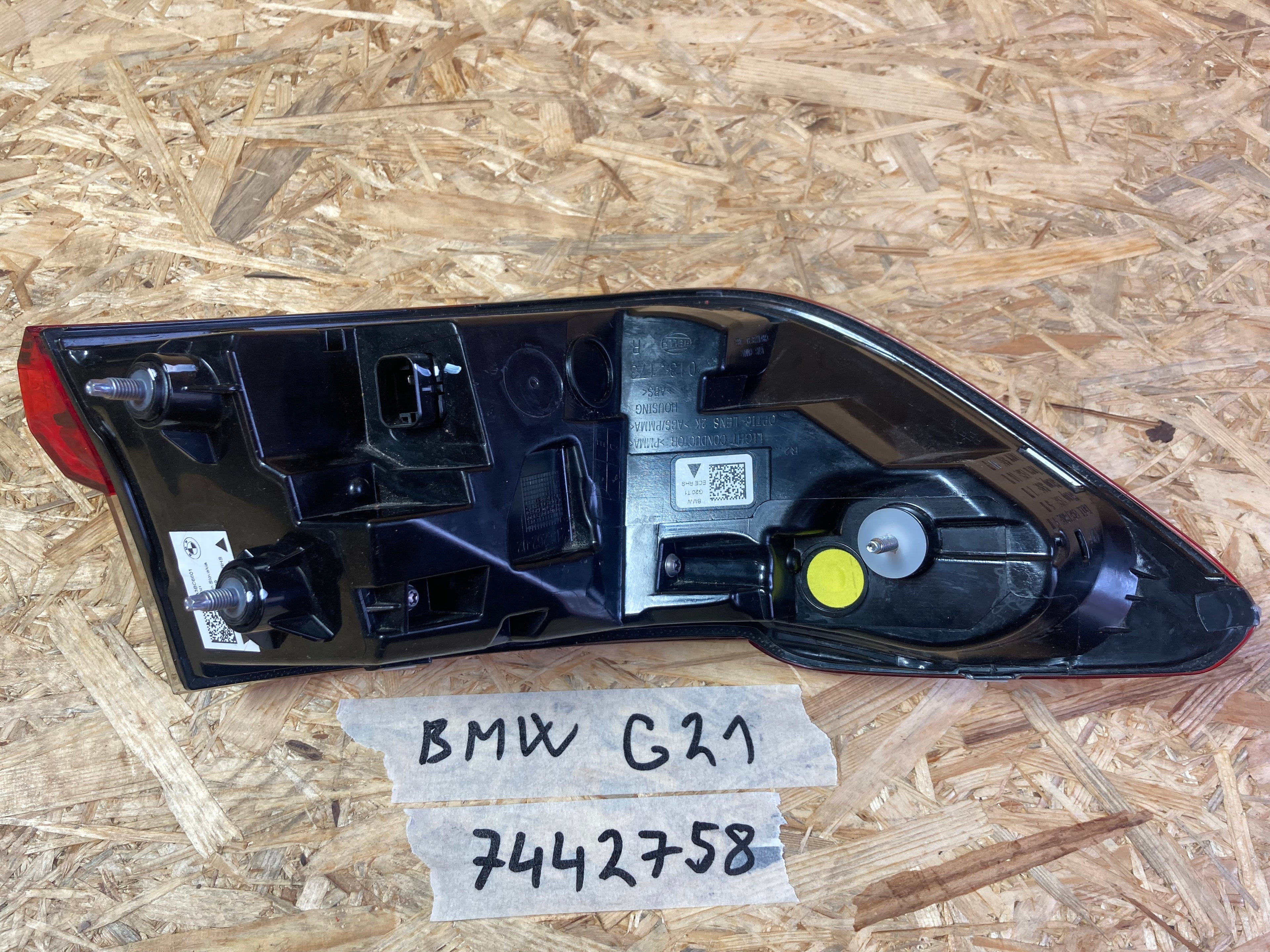 BMW G21 ZADNÍ PRAVÉ SVĚTLO 7442758