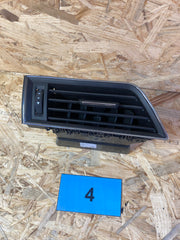 Výdech ventilace pravý Škoda Superb III, 3 3V0819702D
