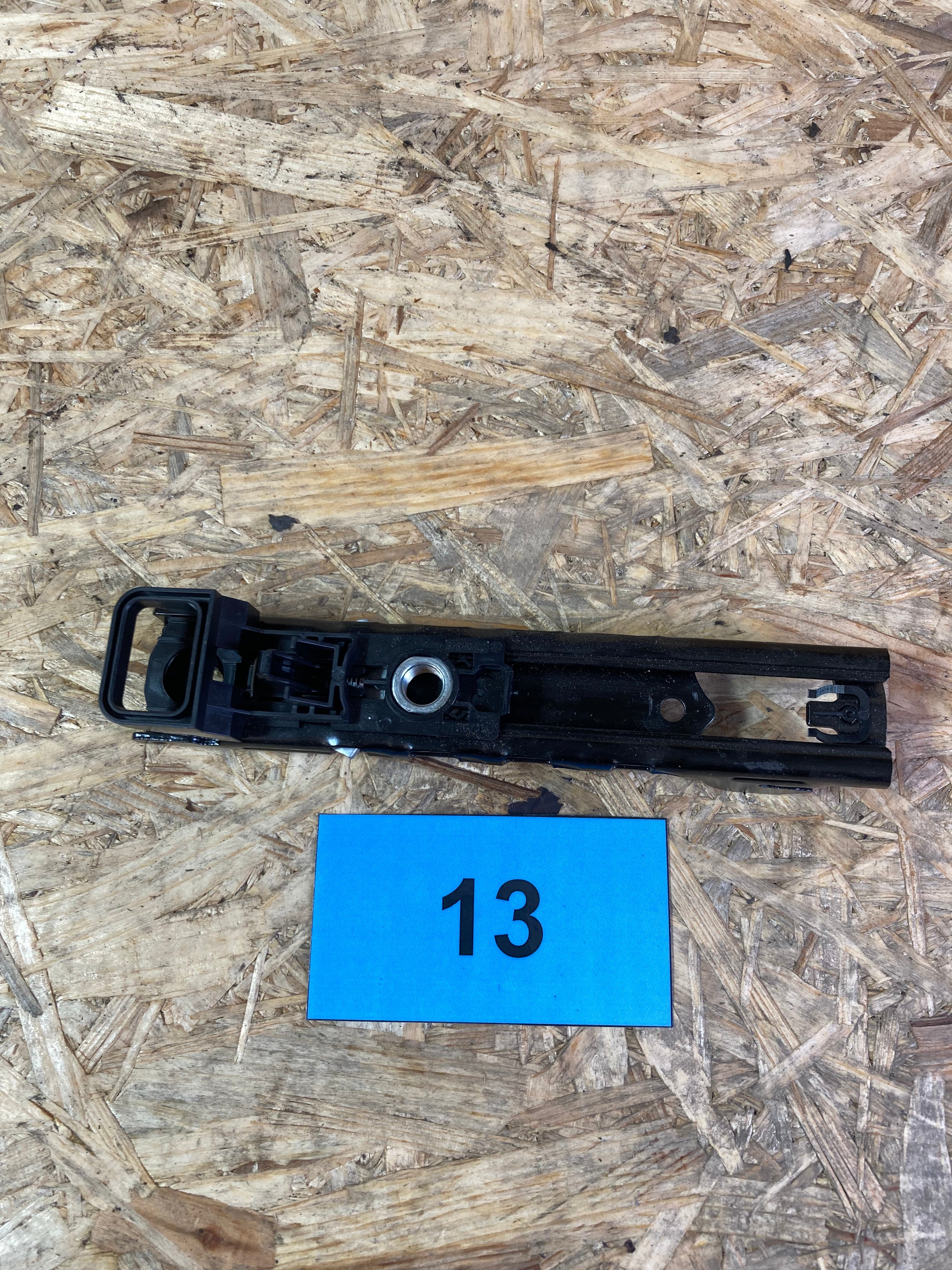 Nastavení výšky pásu Superb III 4M0857819