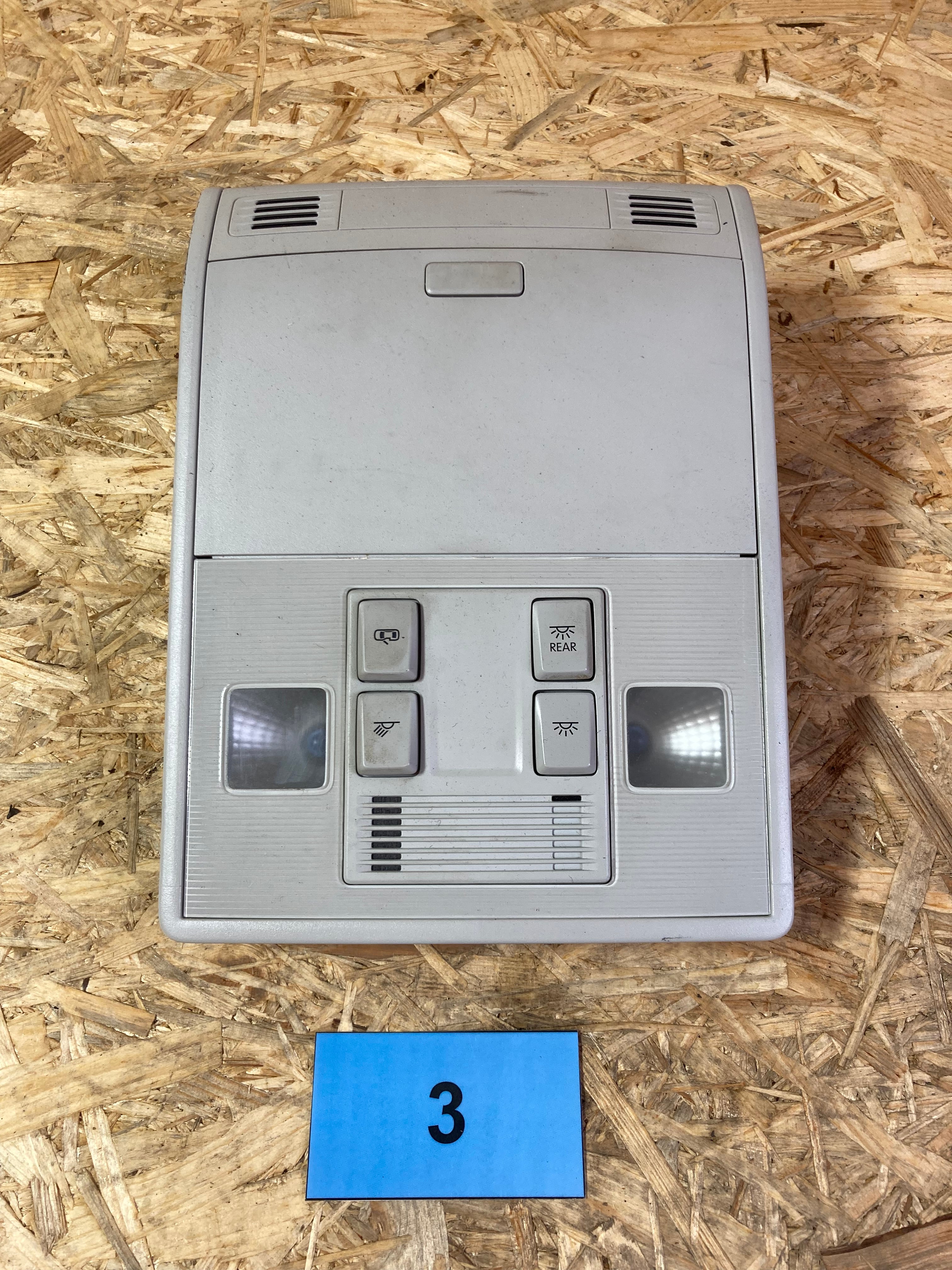 Stropní panel 3V0868837B s přihrádkou