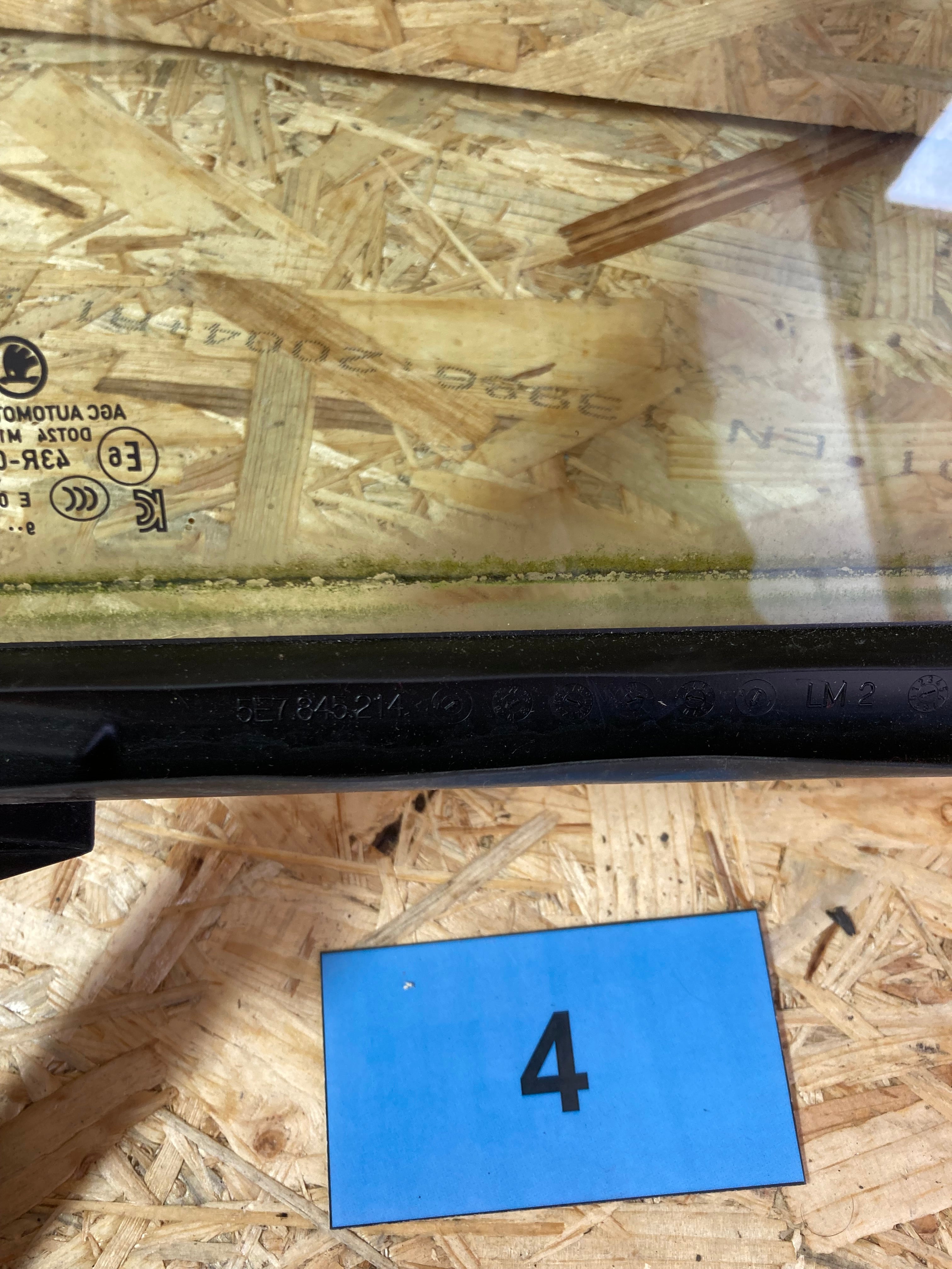 5E7845214 sklo pevné PZ dveří