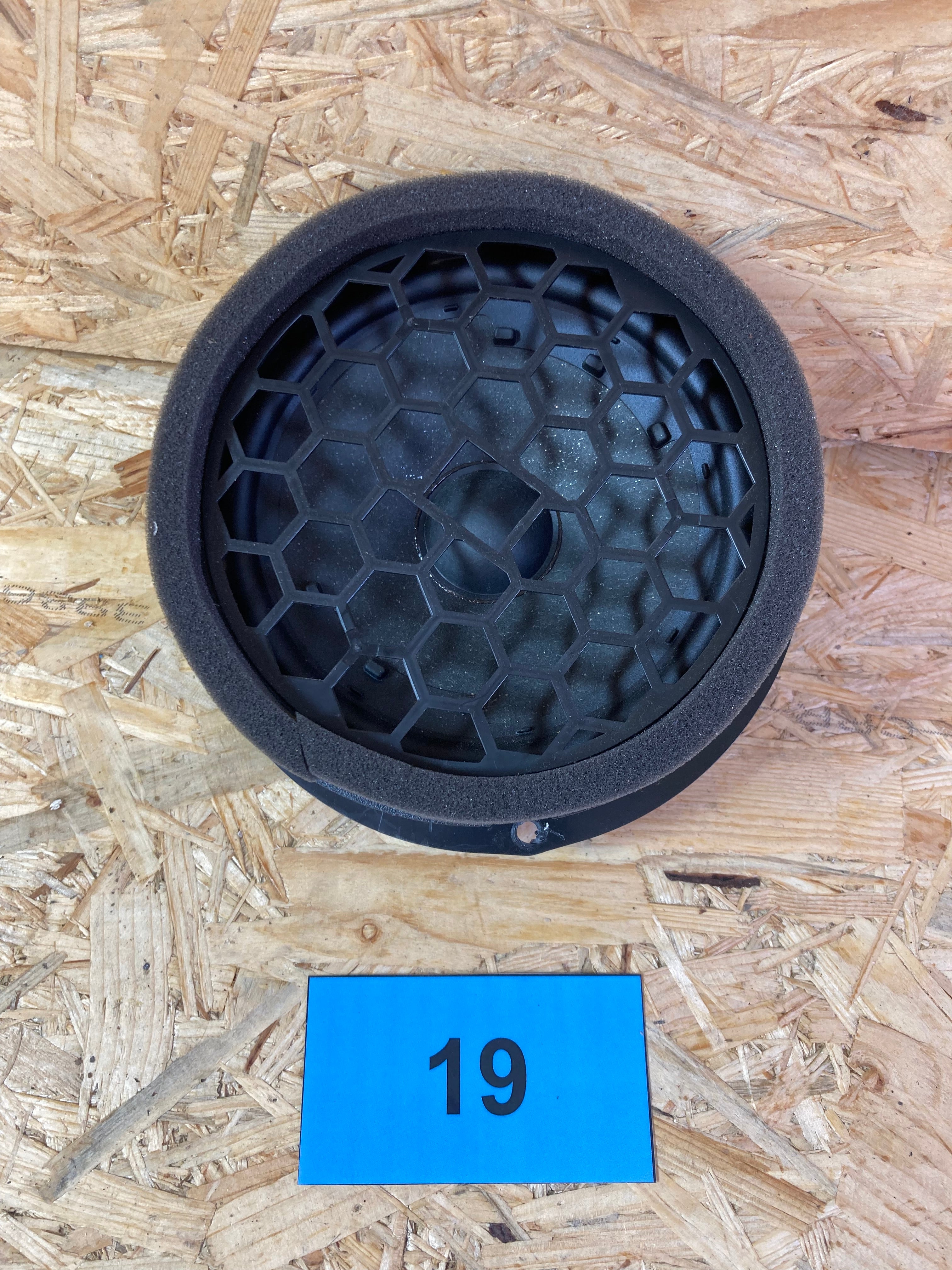 5E3035411A reproduktor basový pro vozy Škoda Octavia IV