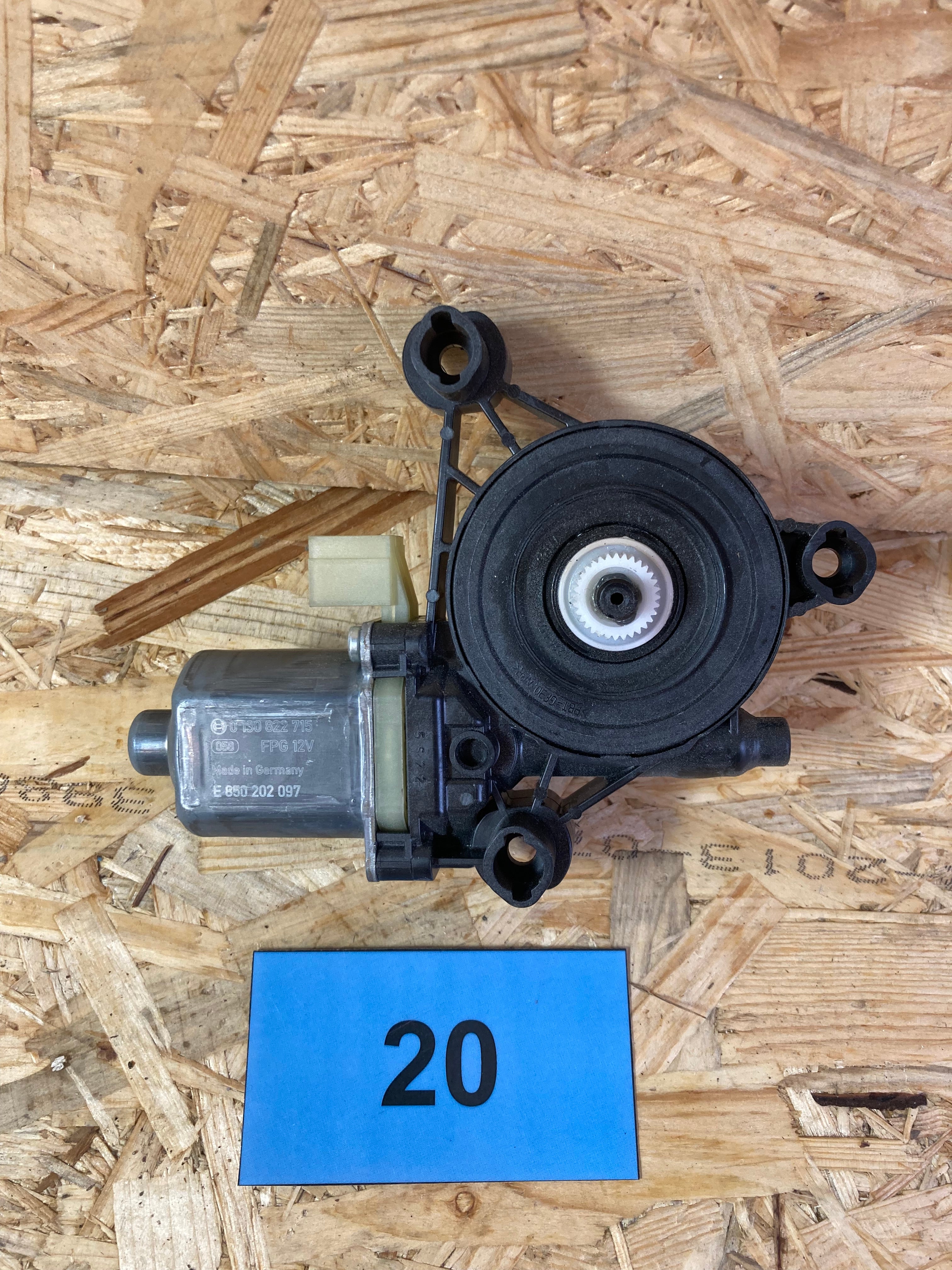 5Q0959801A motor stahování okna LP dveří pro vozy VW