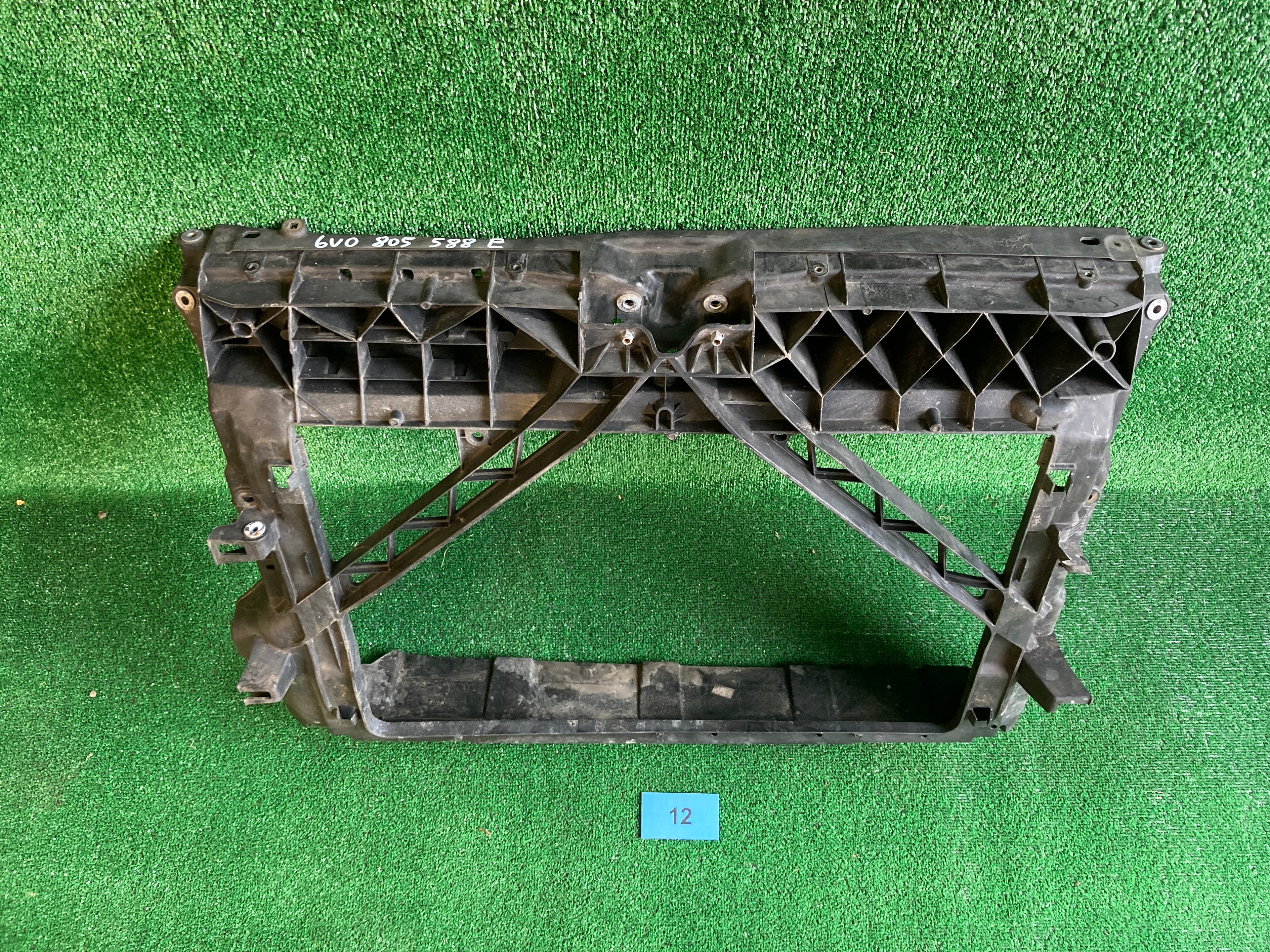 ŠKODA FABIA 3 III CHLADIČOVÁ STĚNA 6v0805588e