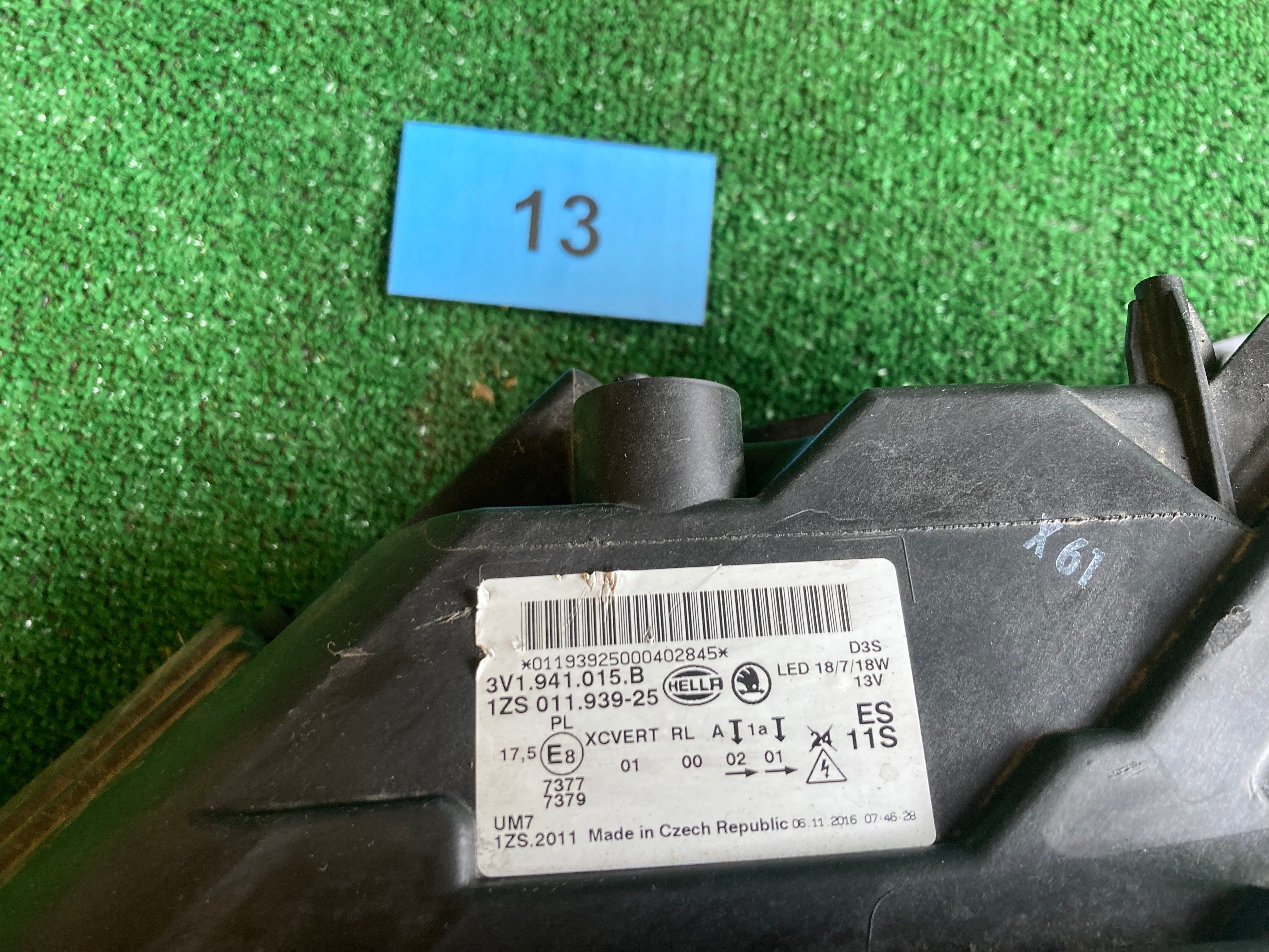 Xenon levý Škoda Superb III 3V1941015B