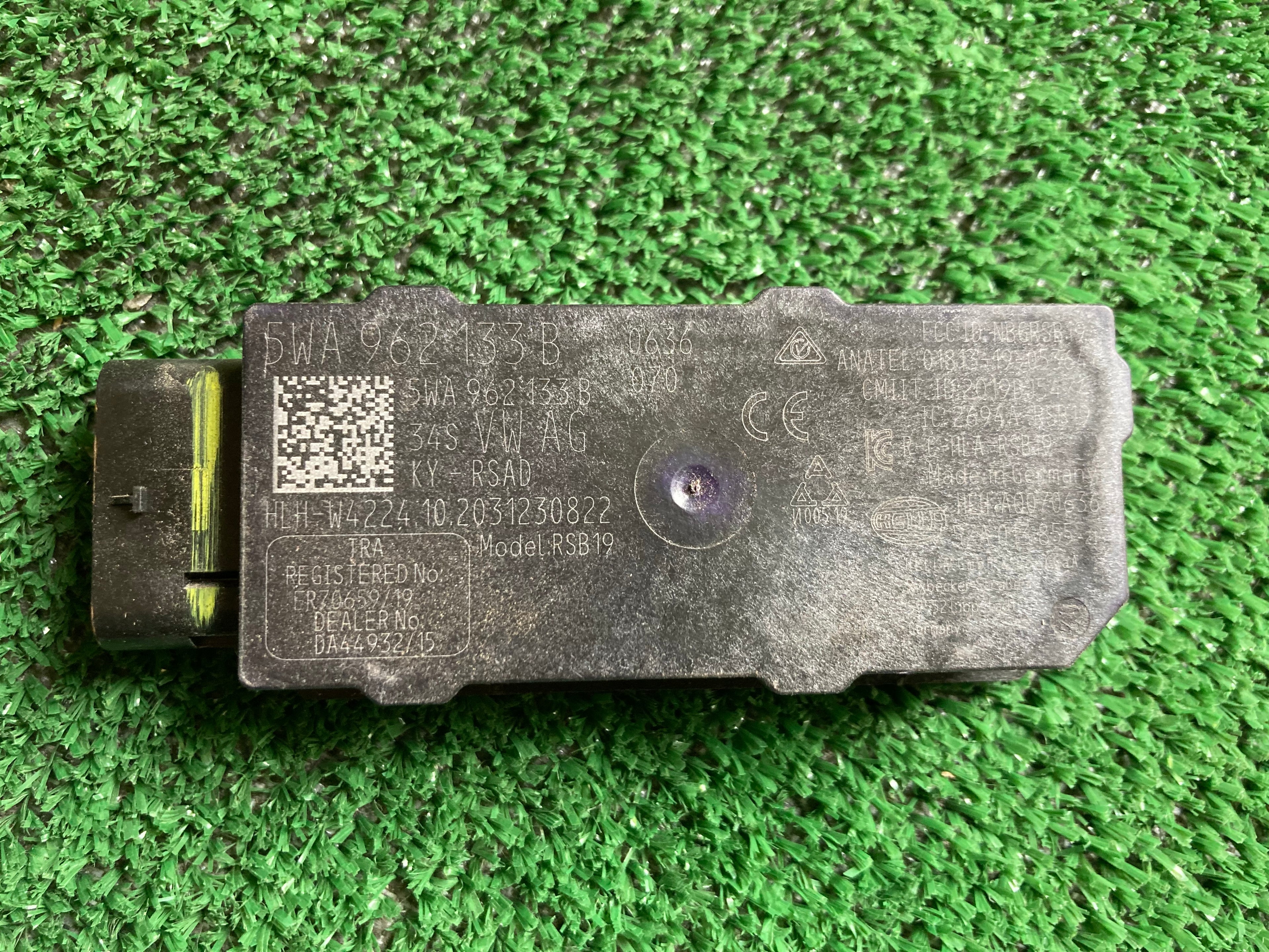 5WA962133B anténa pro KESSY pro vozy Škoda Octavia IV, 4