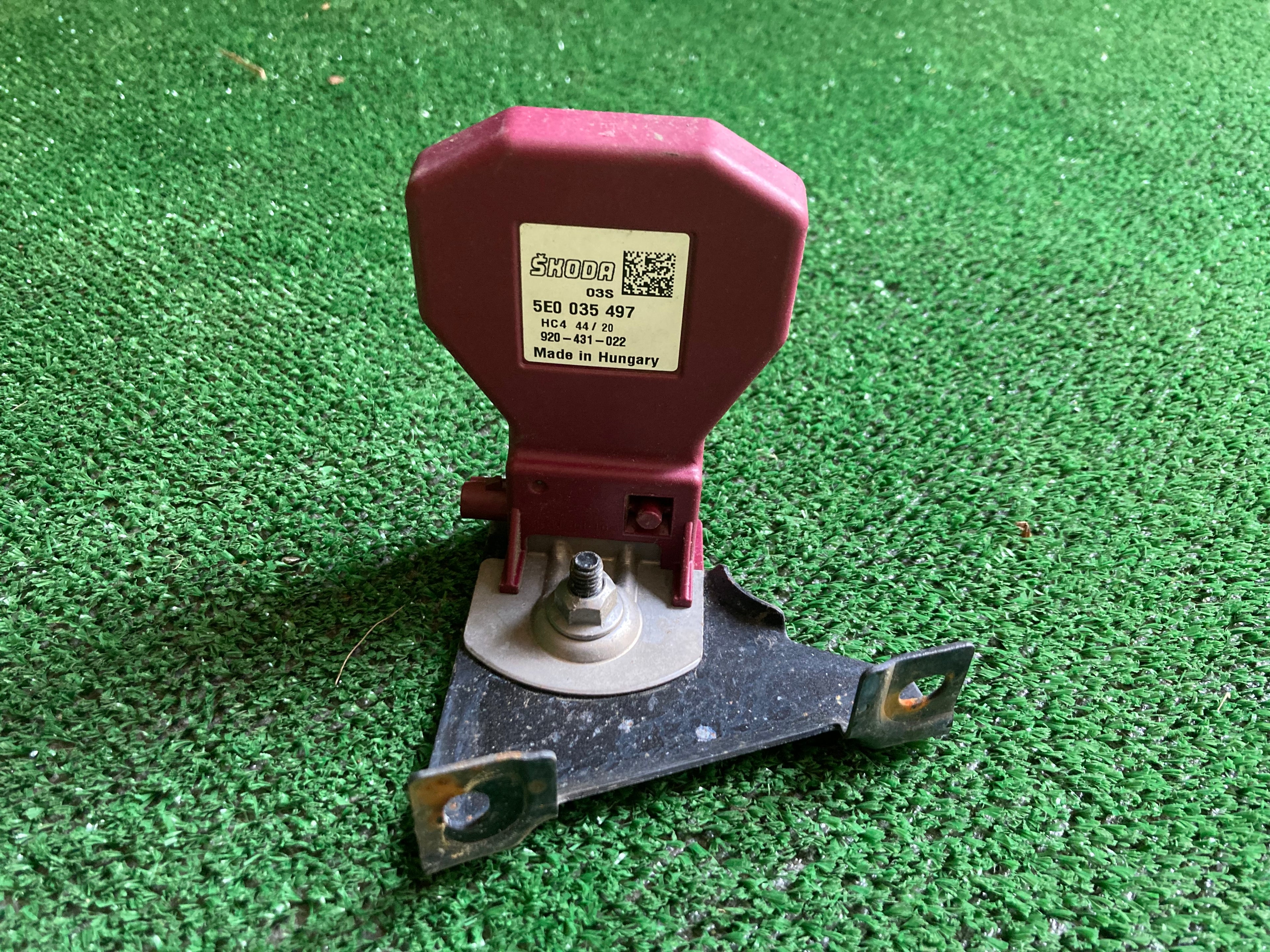 Anténa lte 5e0 035 497 i s držákem