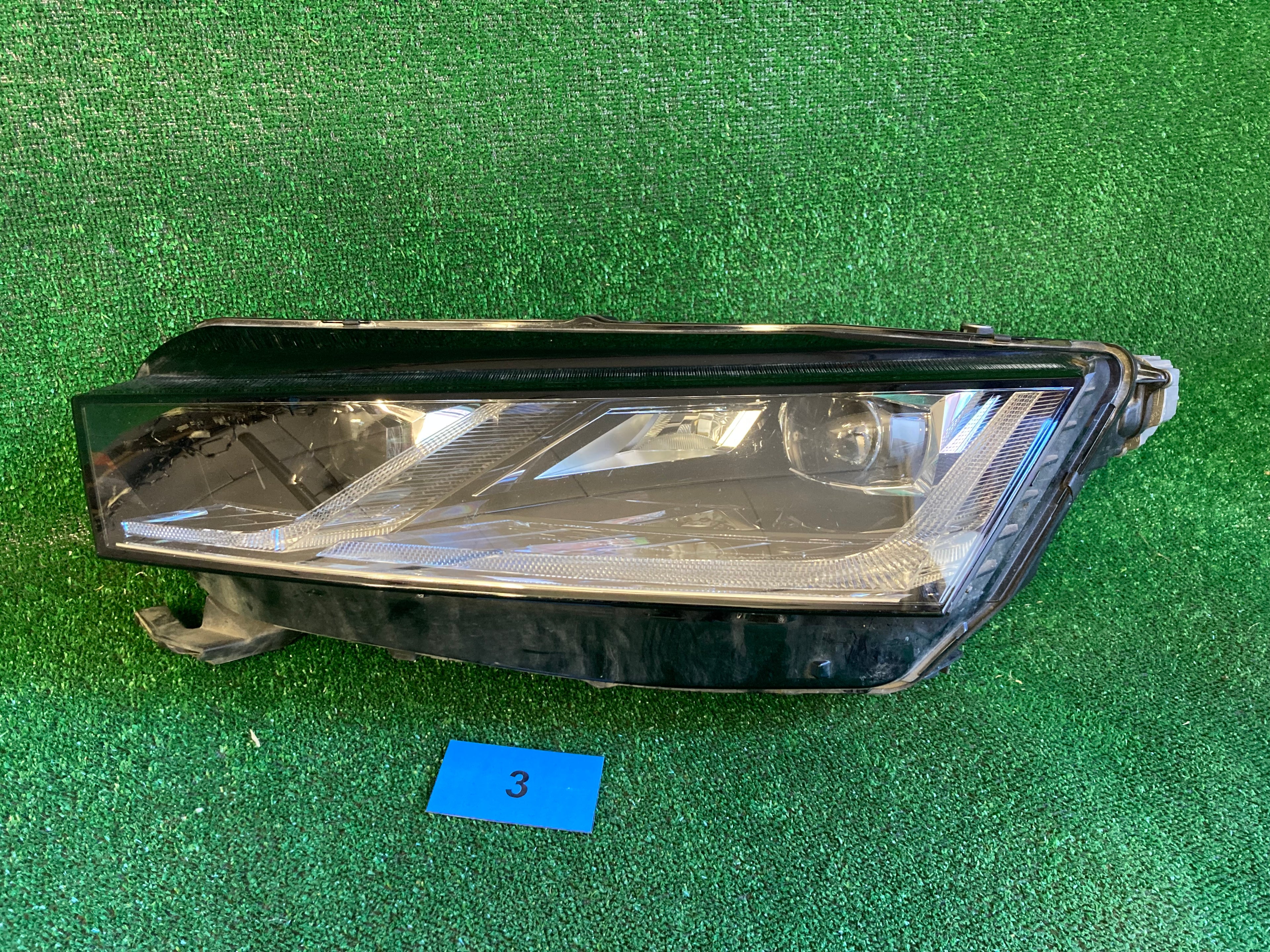 PŘEDNÍ LEVÉ SVĚTLO ŠKODA OCTAVIA IV, 4  5E4941015A