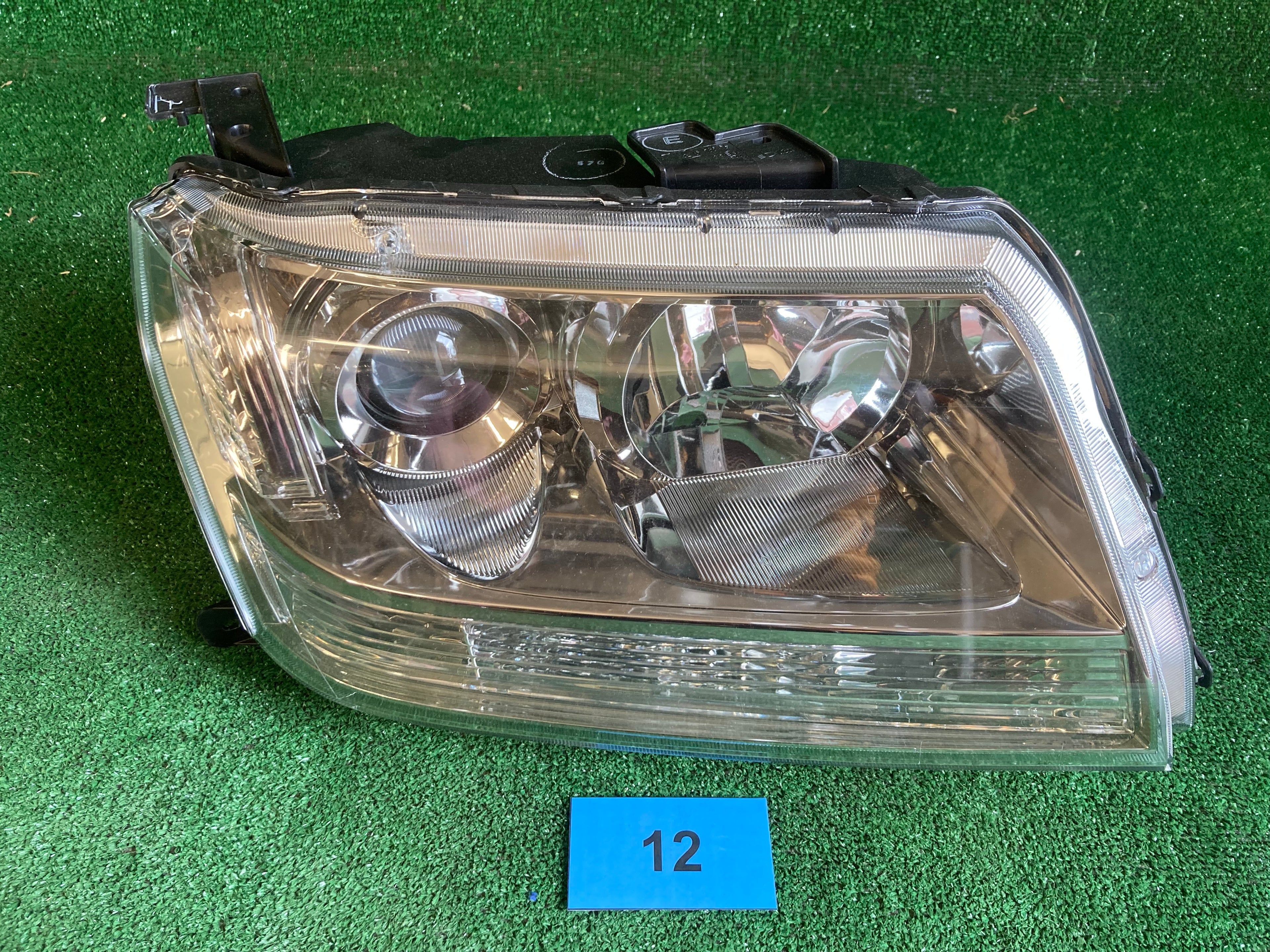 Suzuki vitara pravé přední světlo NOVÉ