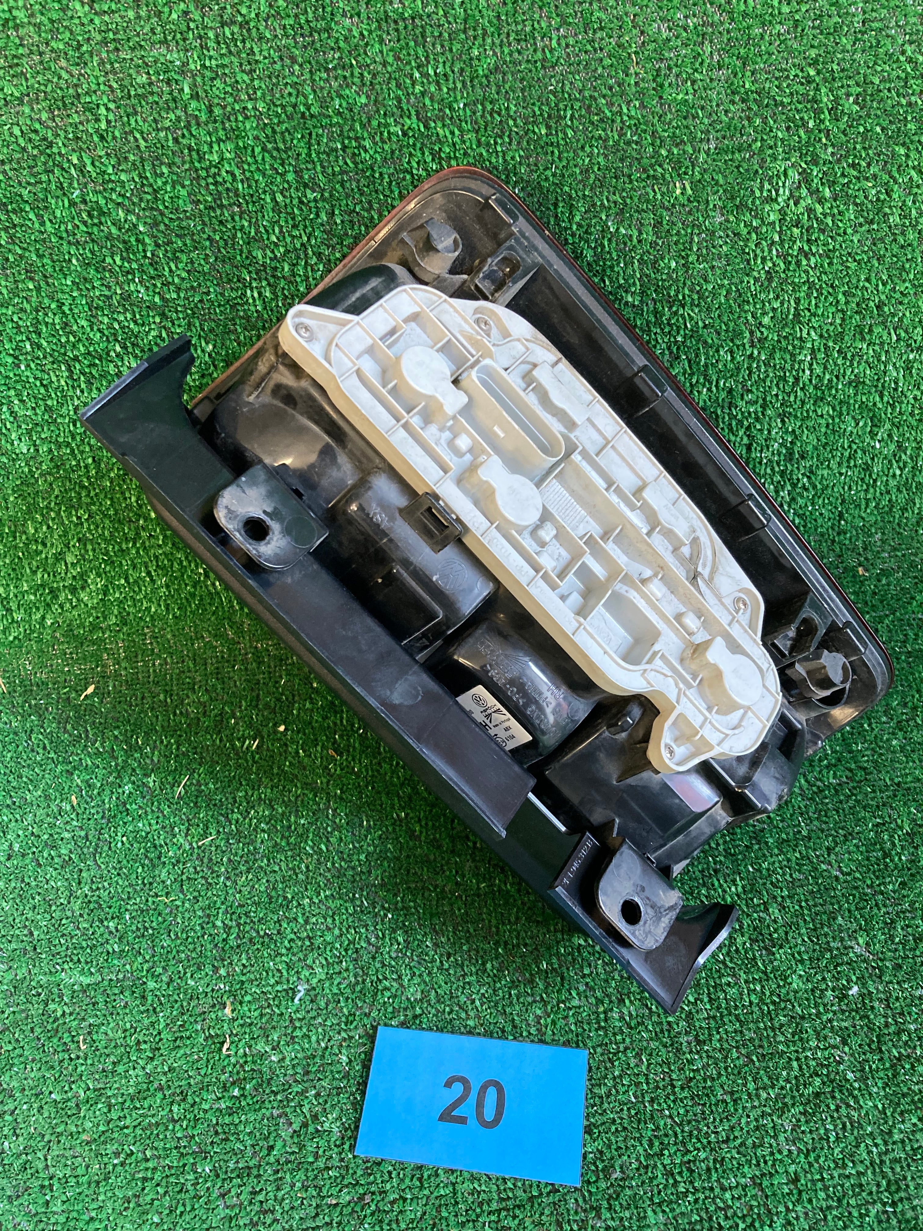 Pravé zadní světlo VW CADDY 15-20 2K1945096J