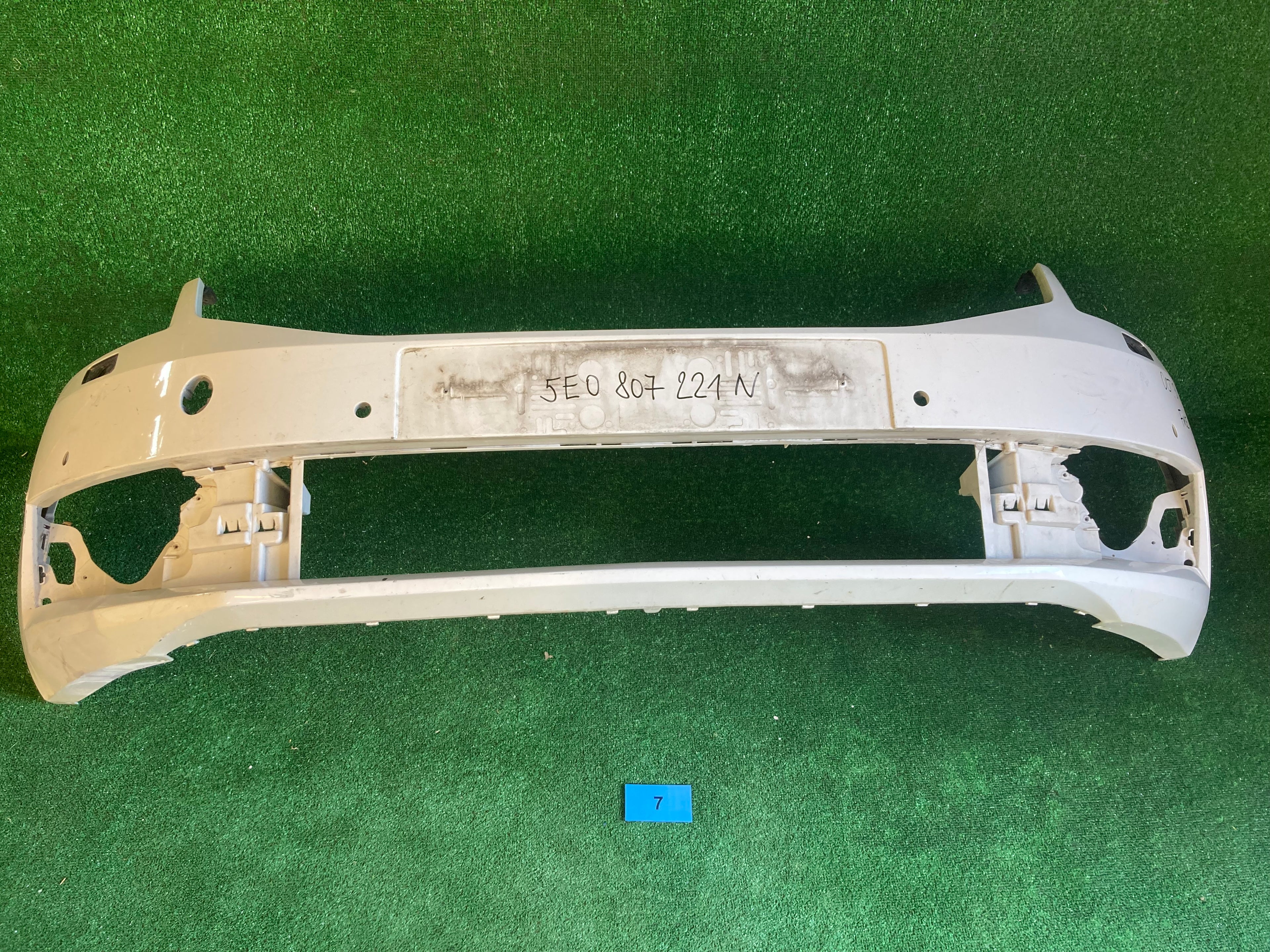 Přední nárazník Škoda Octavia III, 3 face 5e0807221n