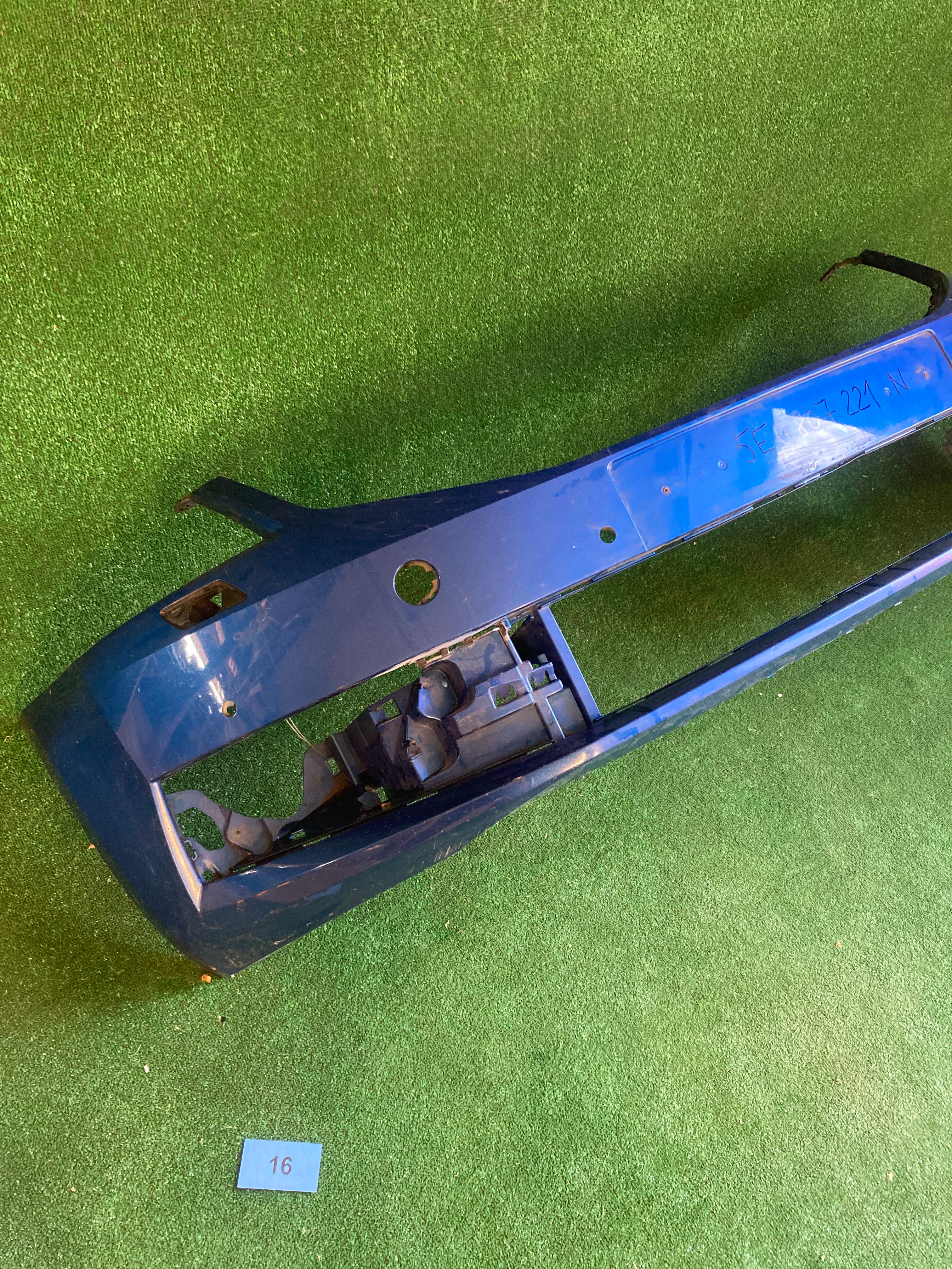 Přední nárazník Škoda Octavia III, 3 face 5e0807221n