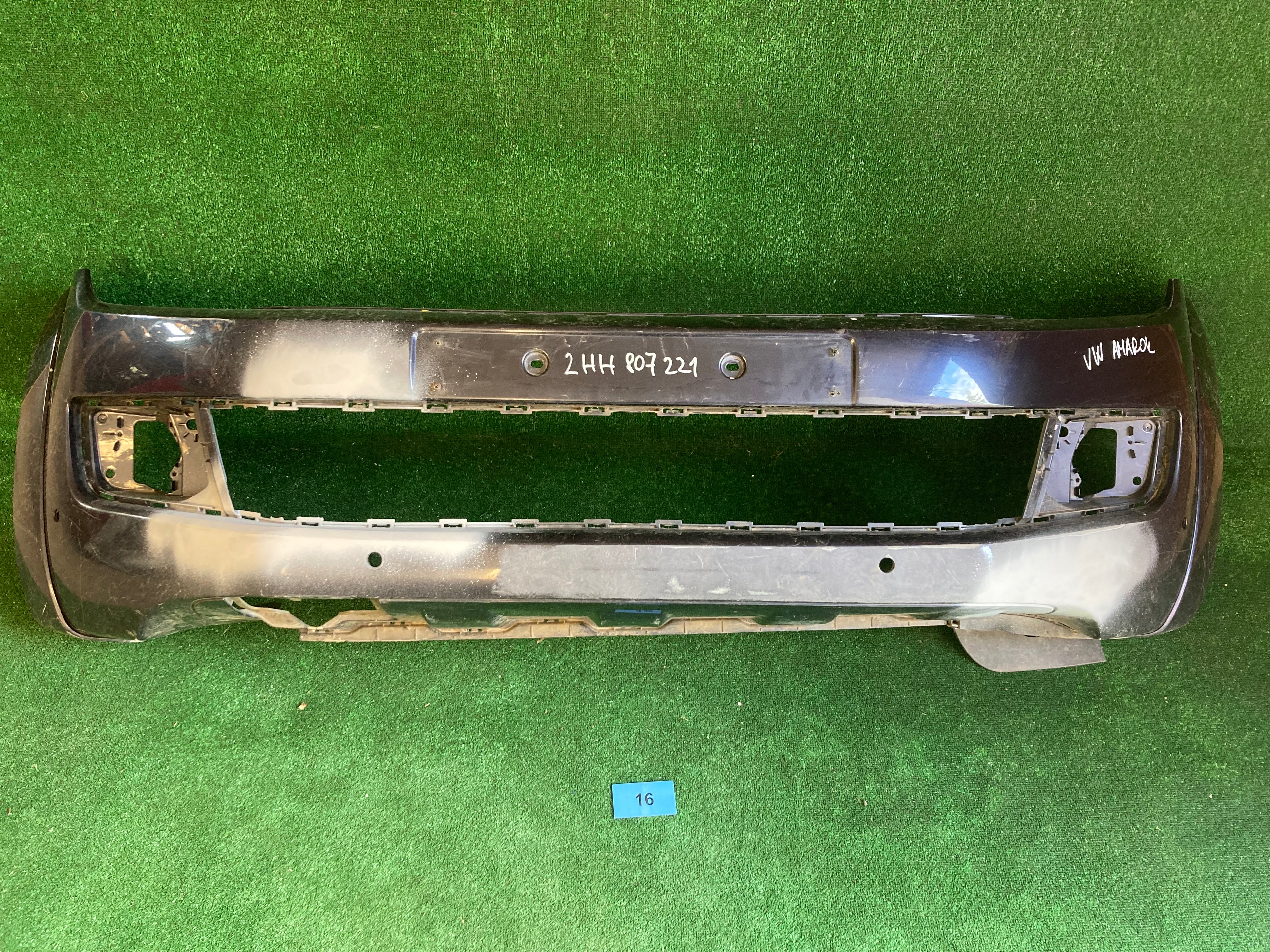 Predni naraznik VW Amarok 2hh807221