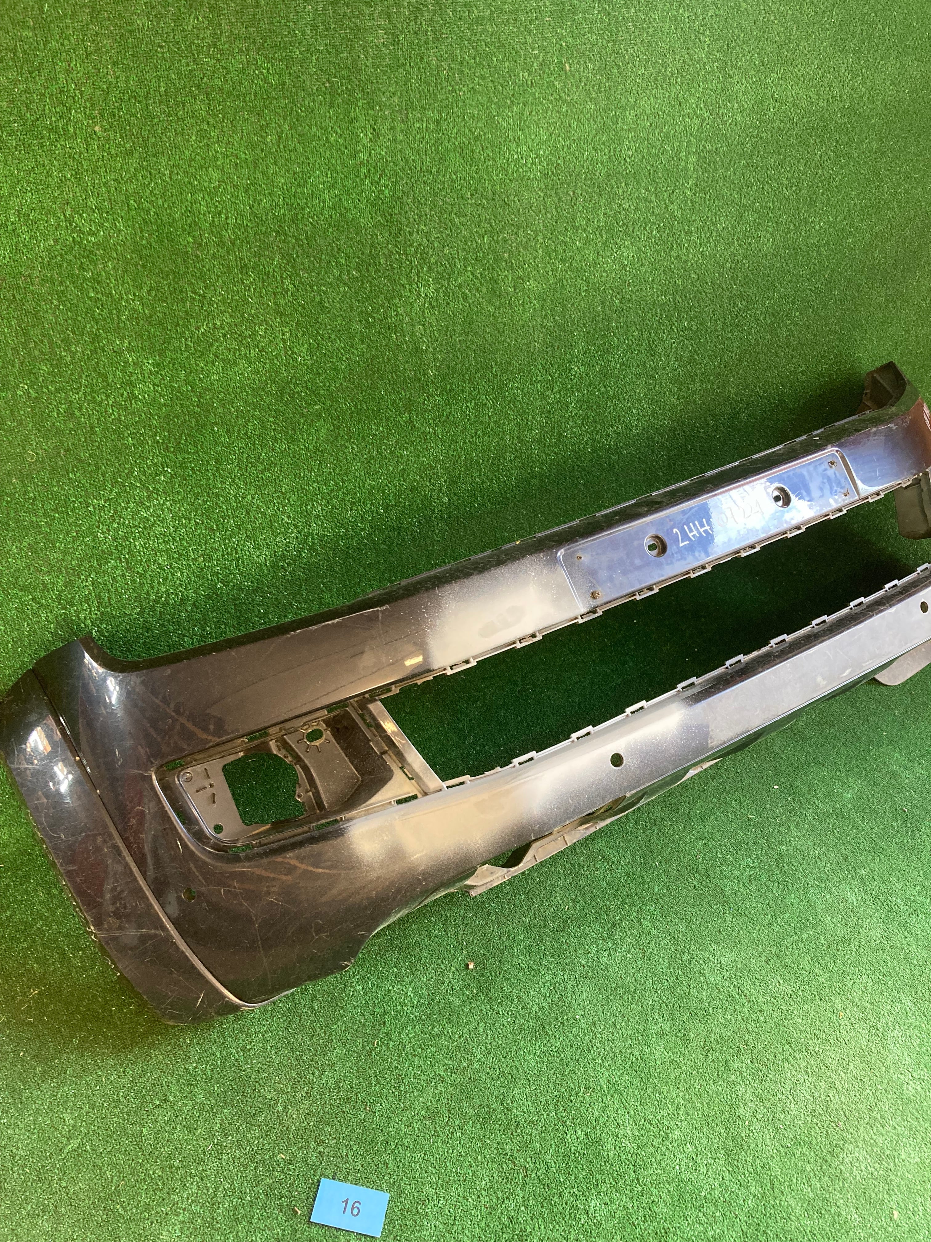 Predni naraznik VW Amarok 2hh807221