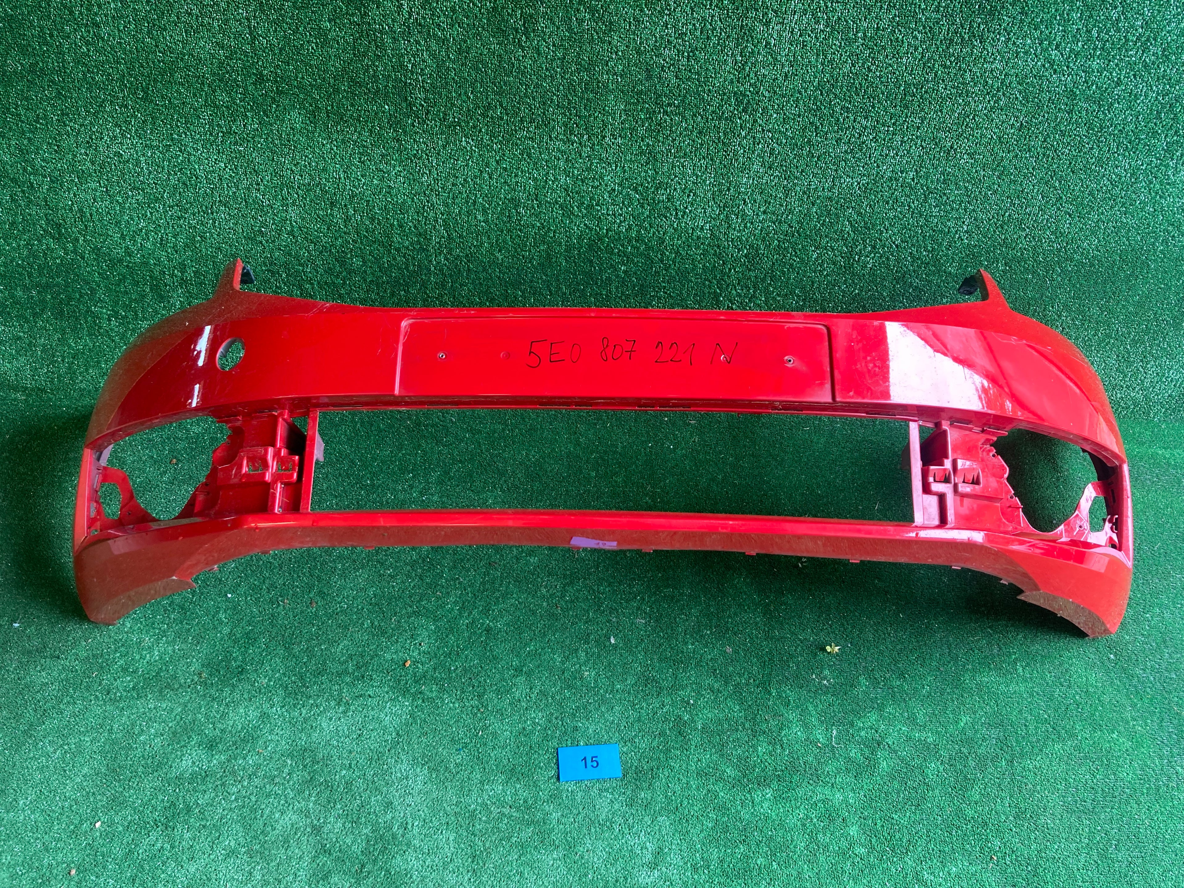 Přední nárazník Škoda Octavia III, 3 face 5e0807221n