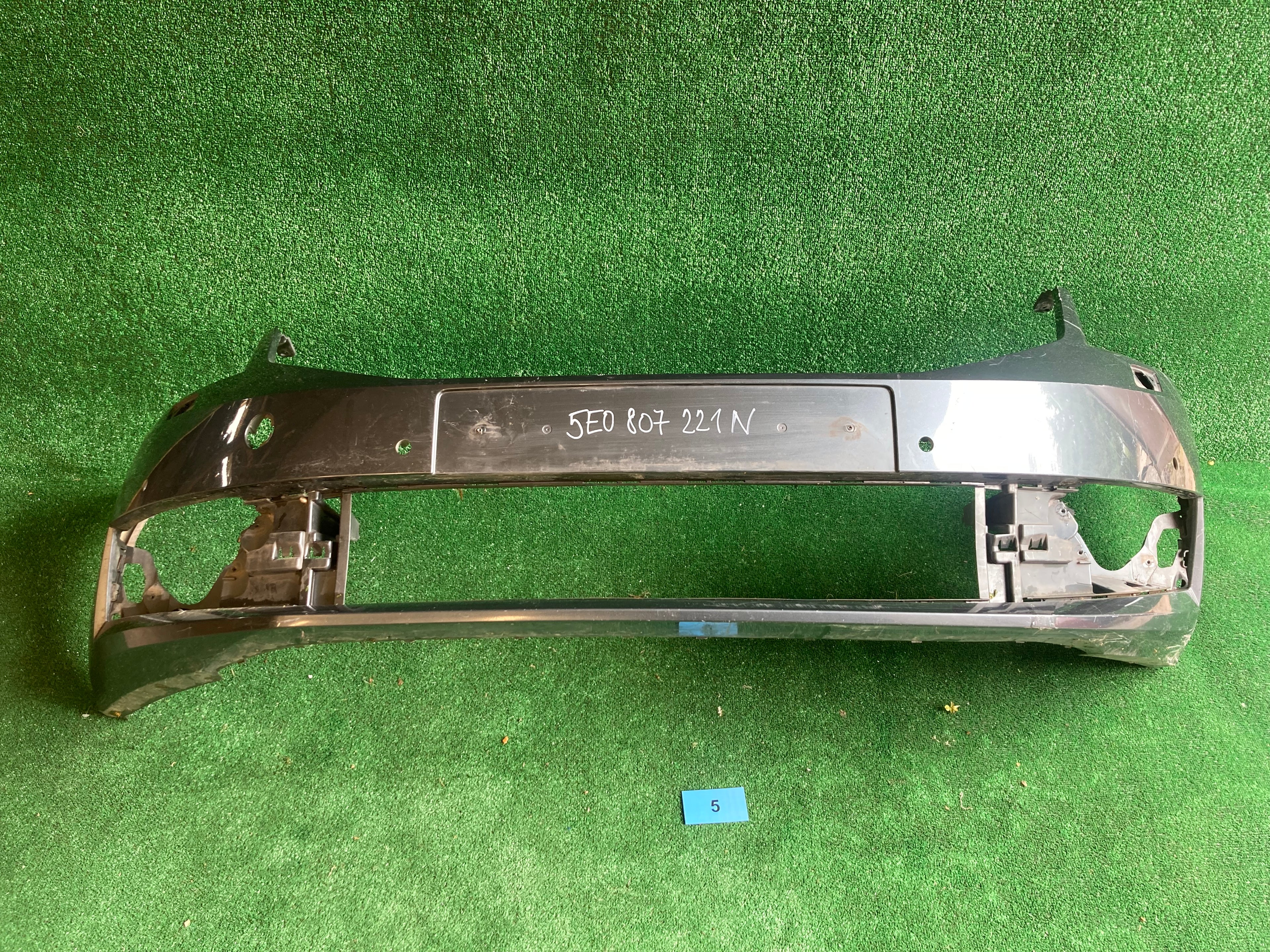 Přední nárazník Škoda Octavia III, 3 face 5e0807221n