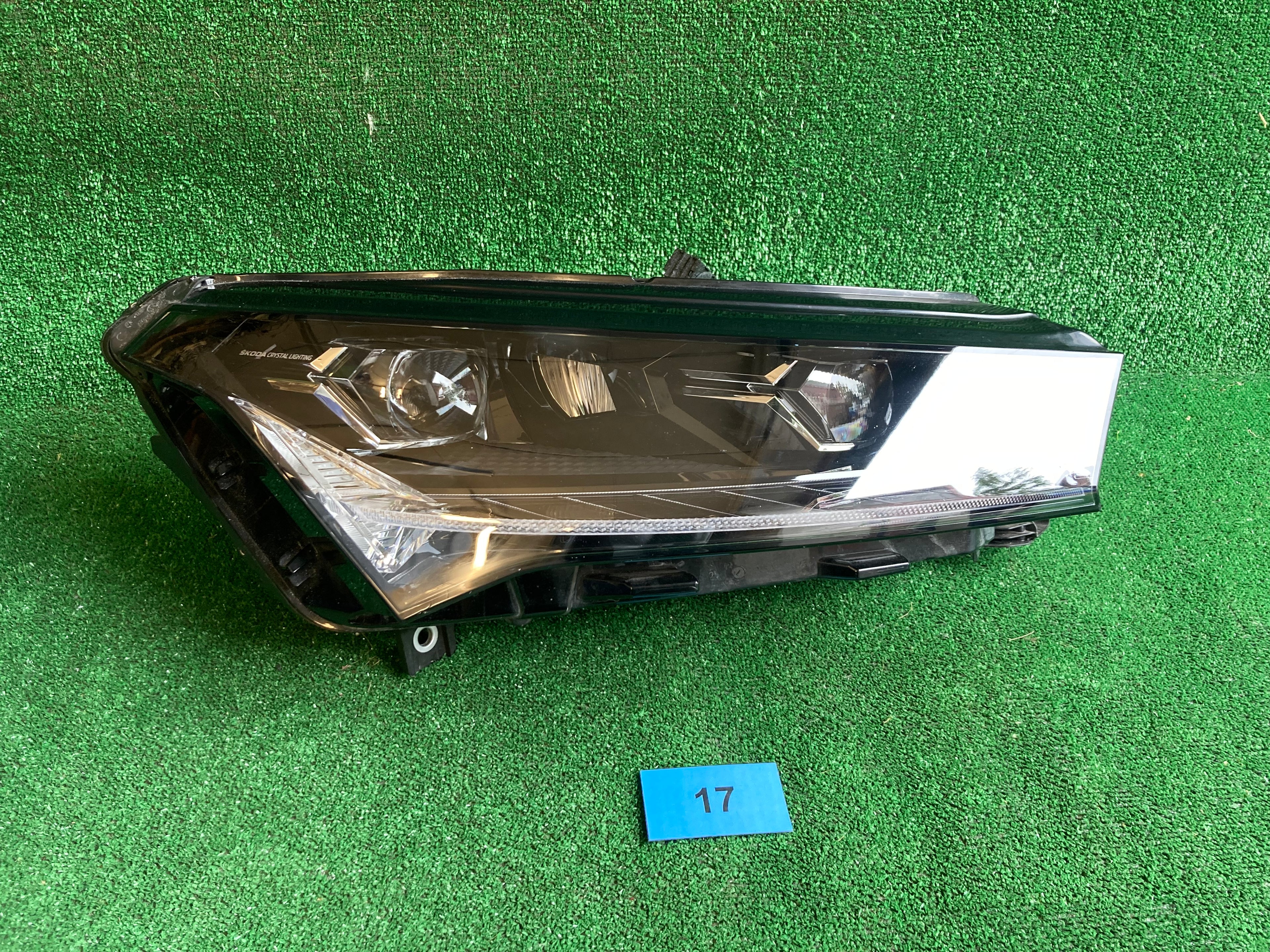 Pravé světlo Škoda Enyaq 5LB941016A