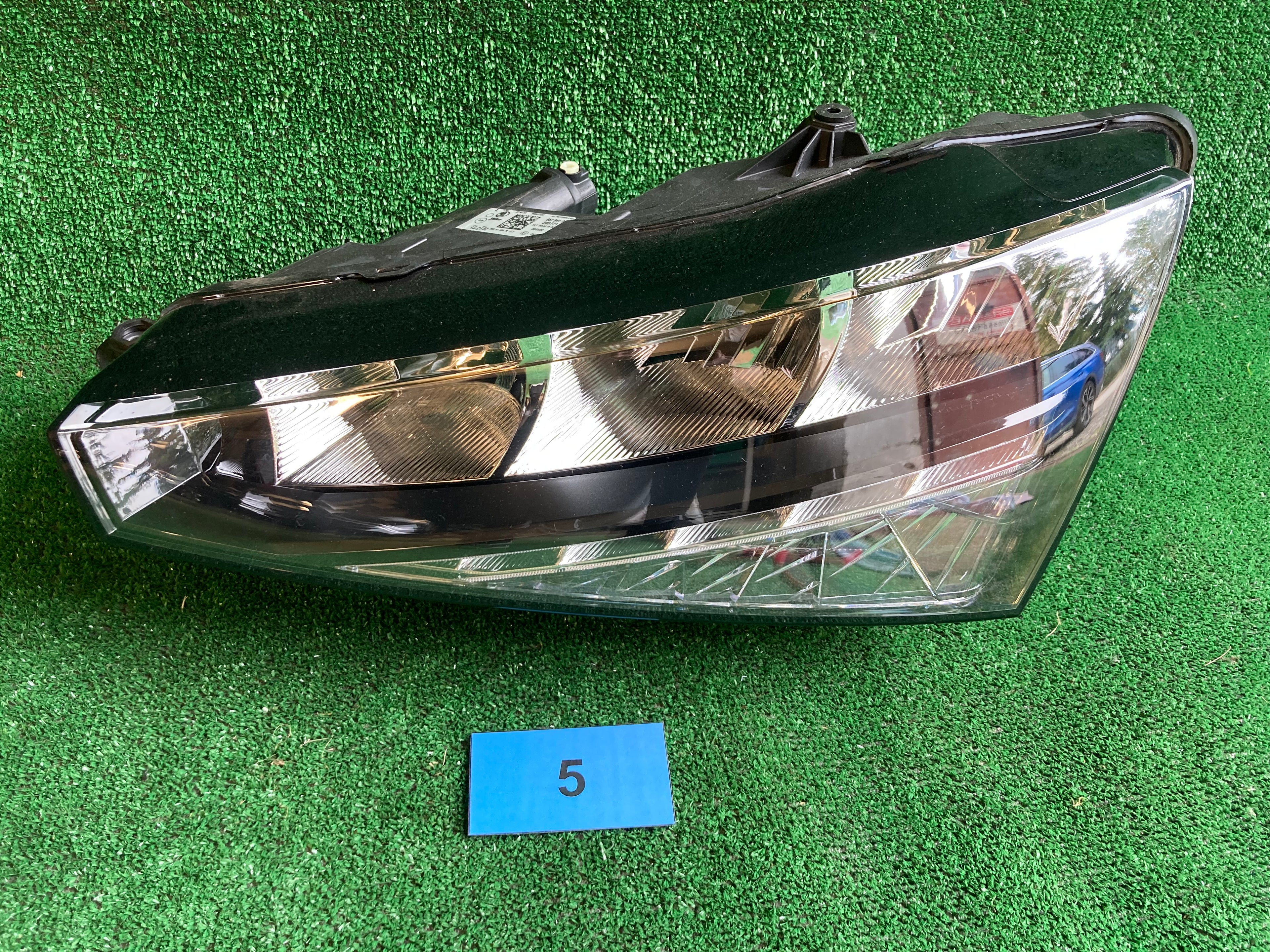 657941015 přední levé světlo Škoda Scala