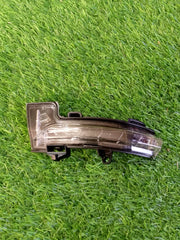 Blinkr levého zrcátka Škoda