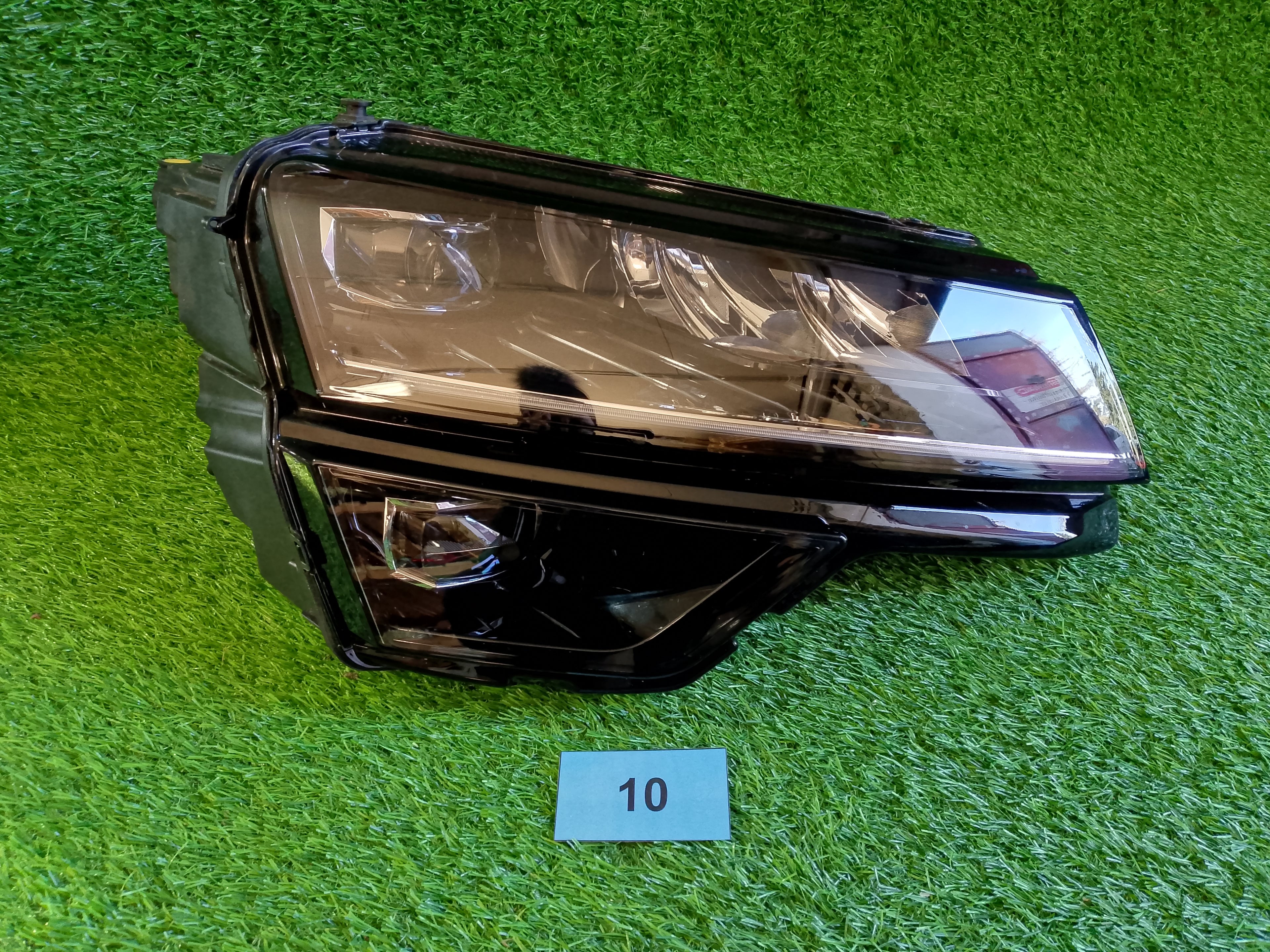 Pravé přední světlo ŠKODA Karoq 57B941016F