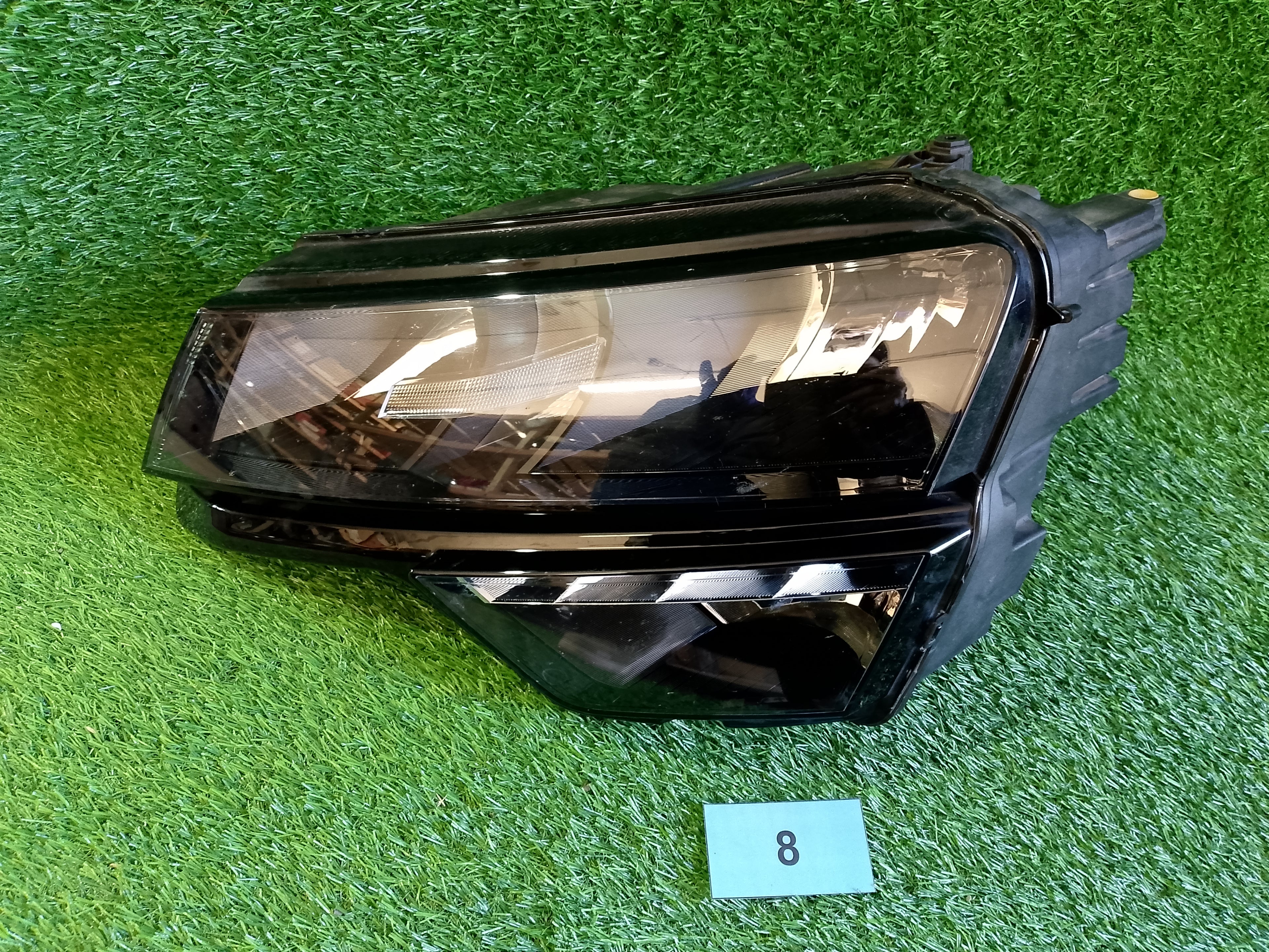 Škoda Karoq Levé přední světlo 57B941015A