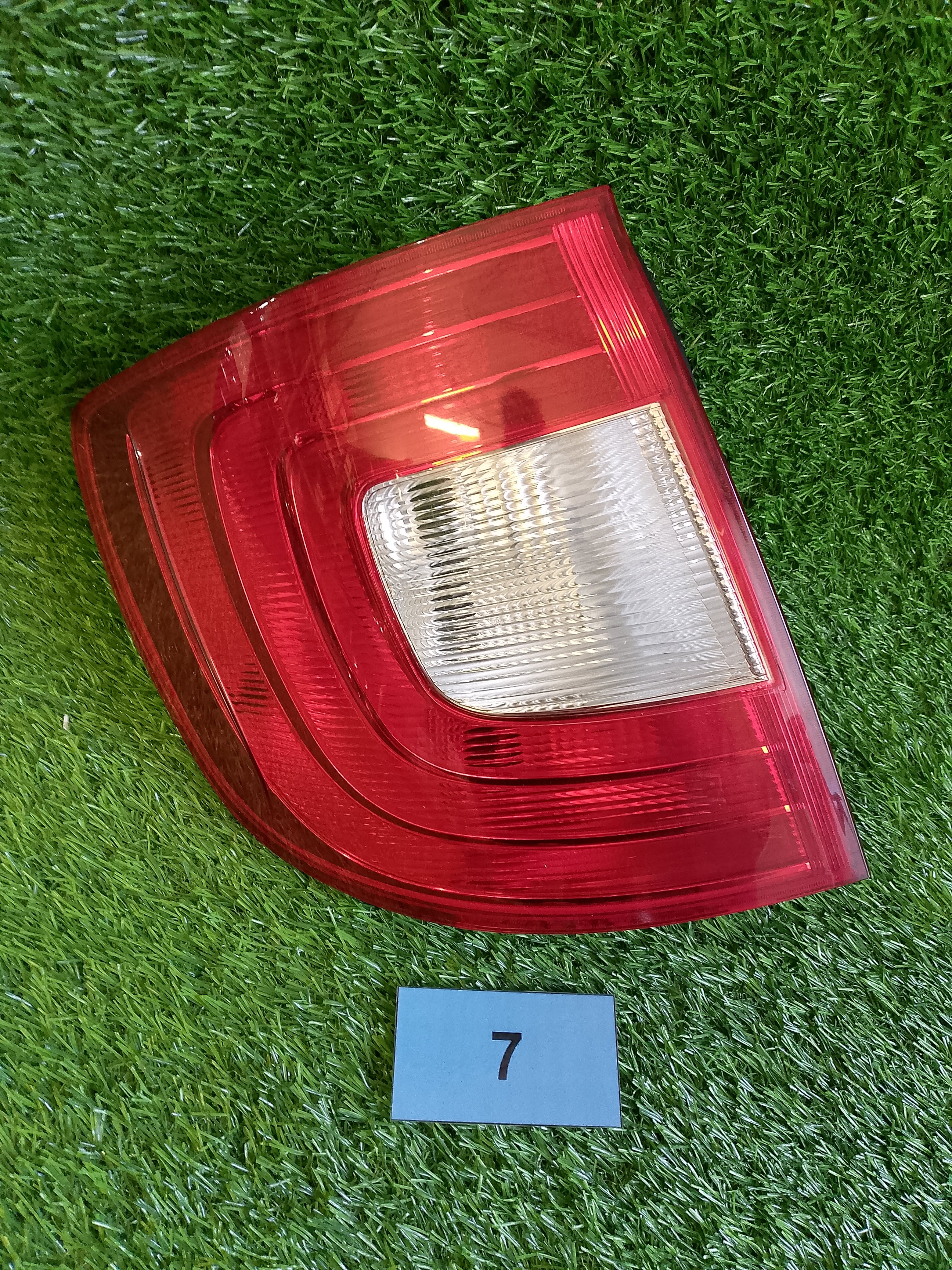 Zadní levé světlo Škoda Superb II, 2 combi 3T9945095