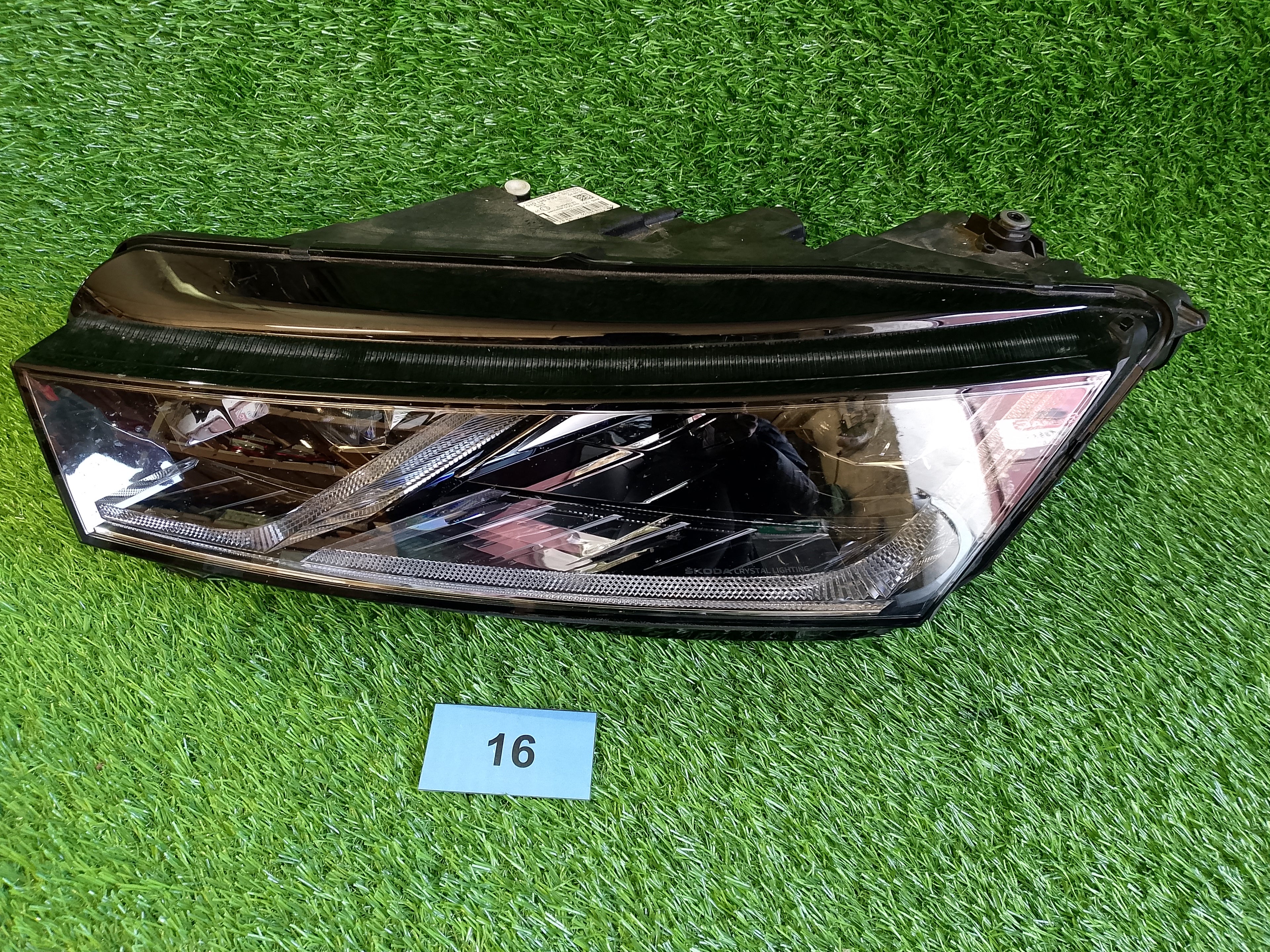 ŠKODA OCTAVIA IV, 4 PŘEDNÍ LEVÉ SVĚTLO 5E4941015A